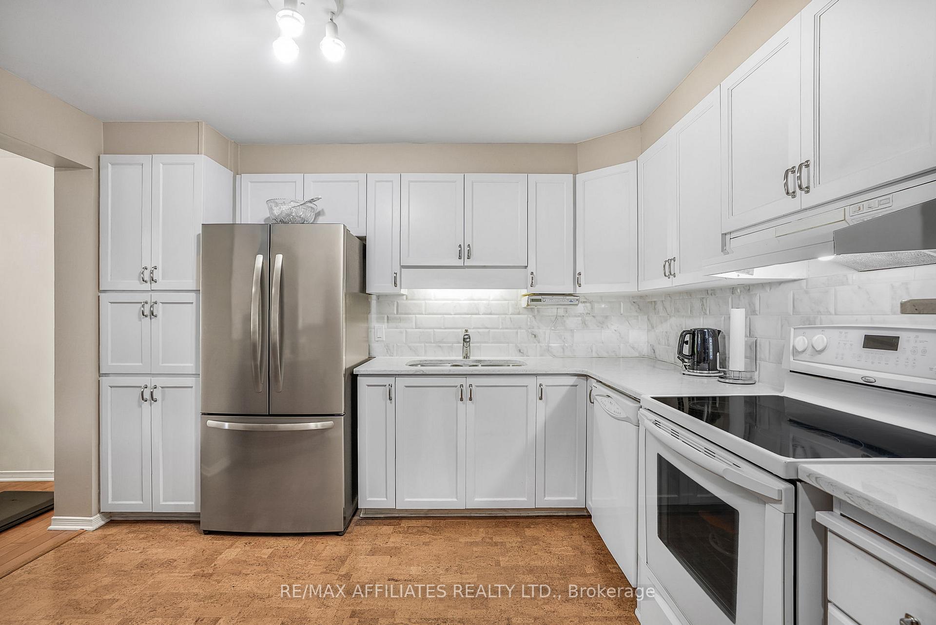 Photo 7 of 6135 Oak Meadows Drive, Ottawa, Chapel Hill — HOMEH