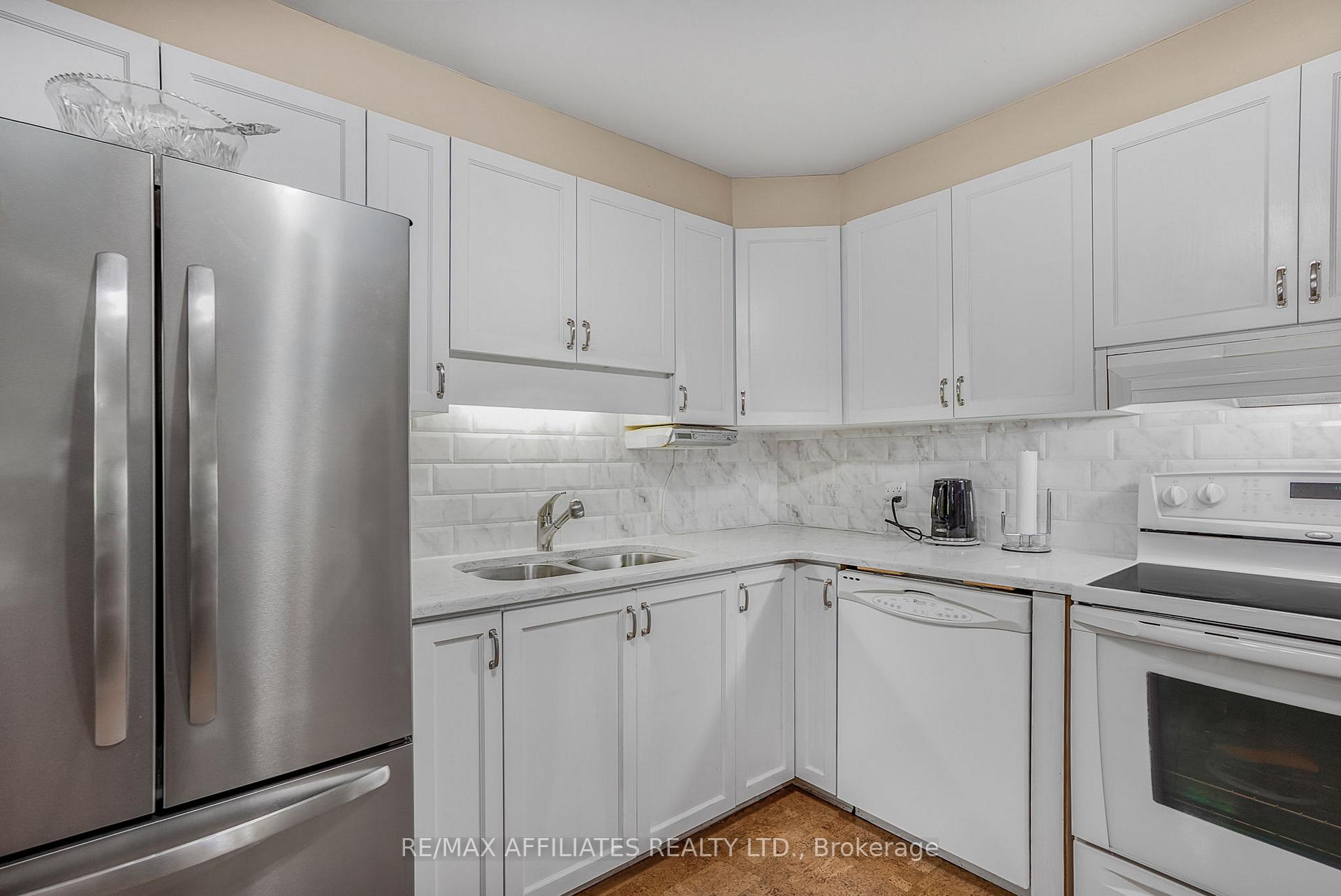Photo 8 of 6135 Oak Meadows Drive, Ottawa, Chapel Hill — HOMEH