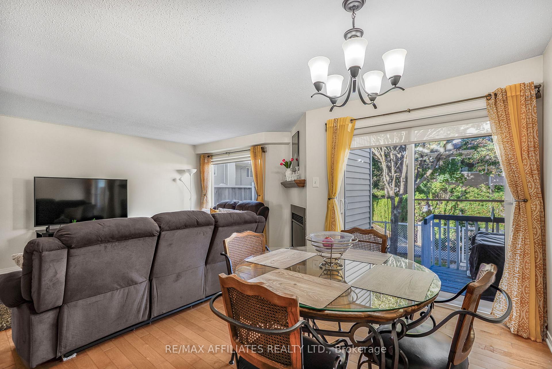 Photo 11 of 6135 Oak Meadows Drive, Ottawa, Chapel Hill — HOMEH