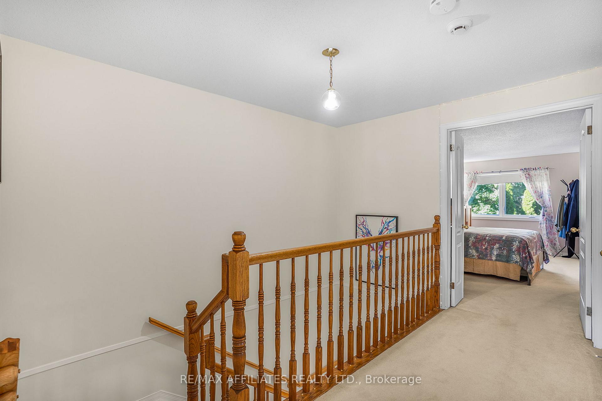 Photo 17 of 6135 Oak Meadows Drive, Ottawa, Chapel Hill — HOMEH