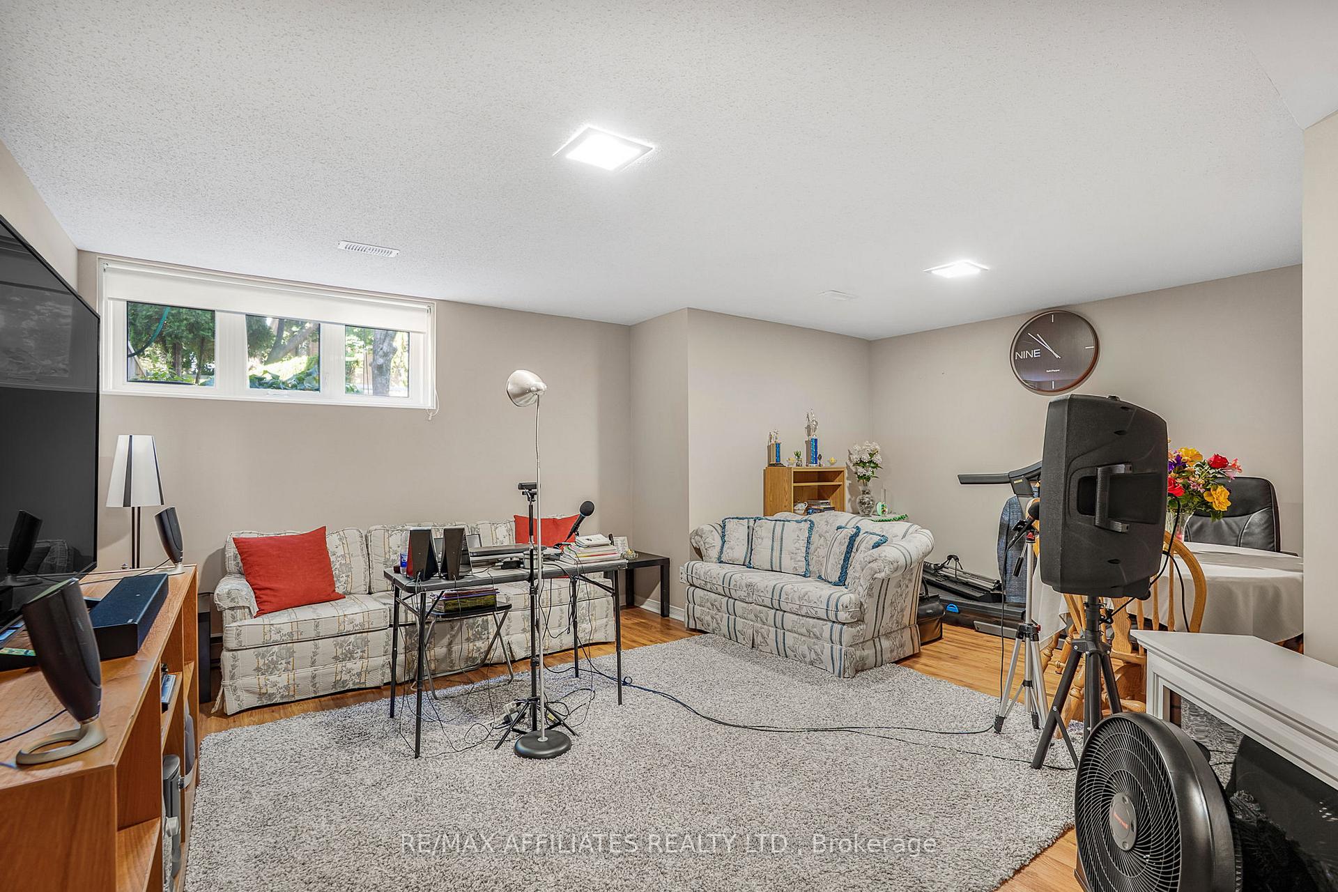 Photo 25 of 6135 Oak Meadows Drive, Ottawa, Chapel Hill — HOMEH