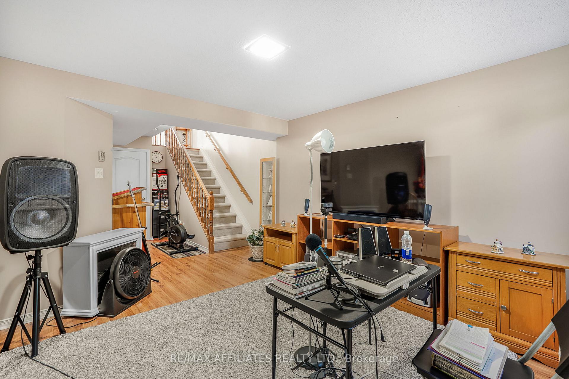 Photo 26 of 6135 Oak Meadows Drive, Ottawa, Chapel Hill — HOMEH