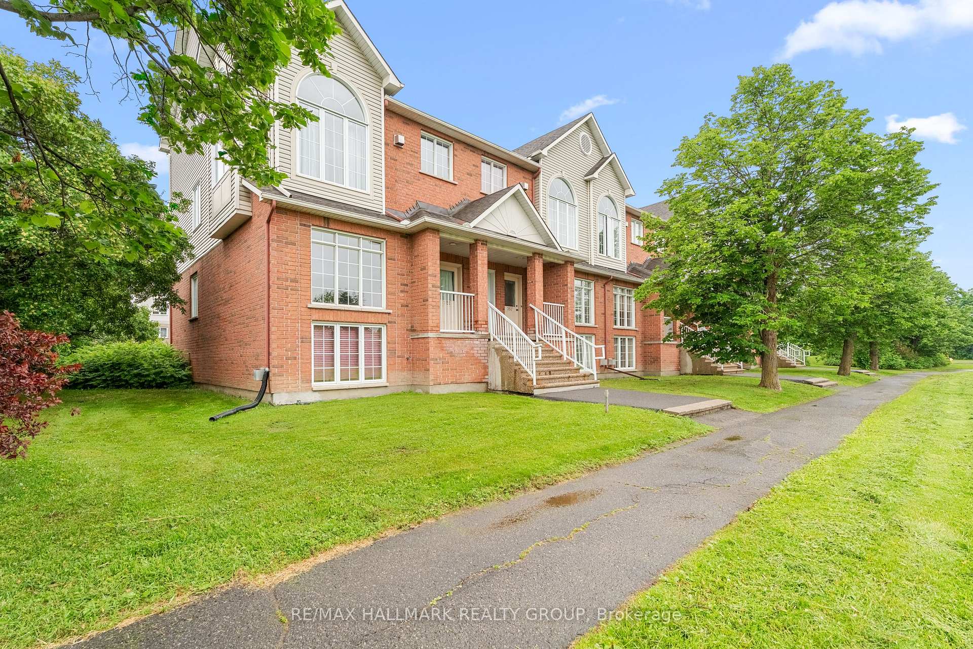 Photo 3 of 251 Forestglade Crescent, Ottawa, Hunt Club Park — HOMEH