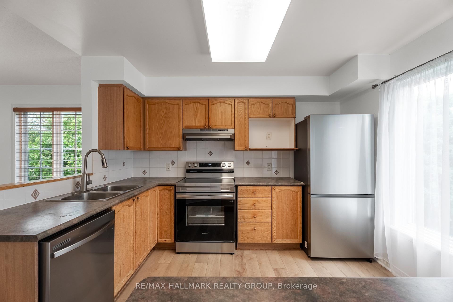 Photo 15 of 251 Forestglade Crescent, Ottawa, Hunt Club Park — HOMEH
