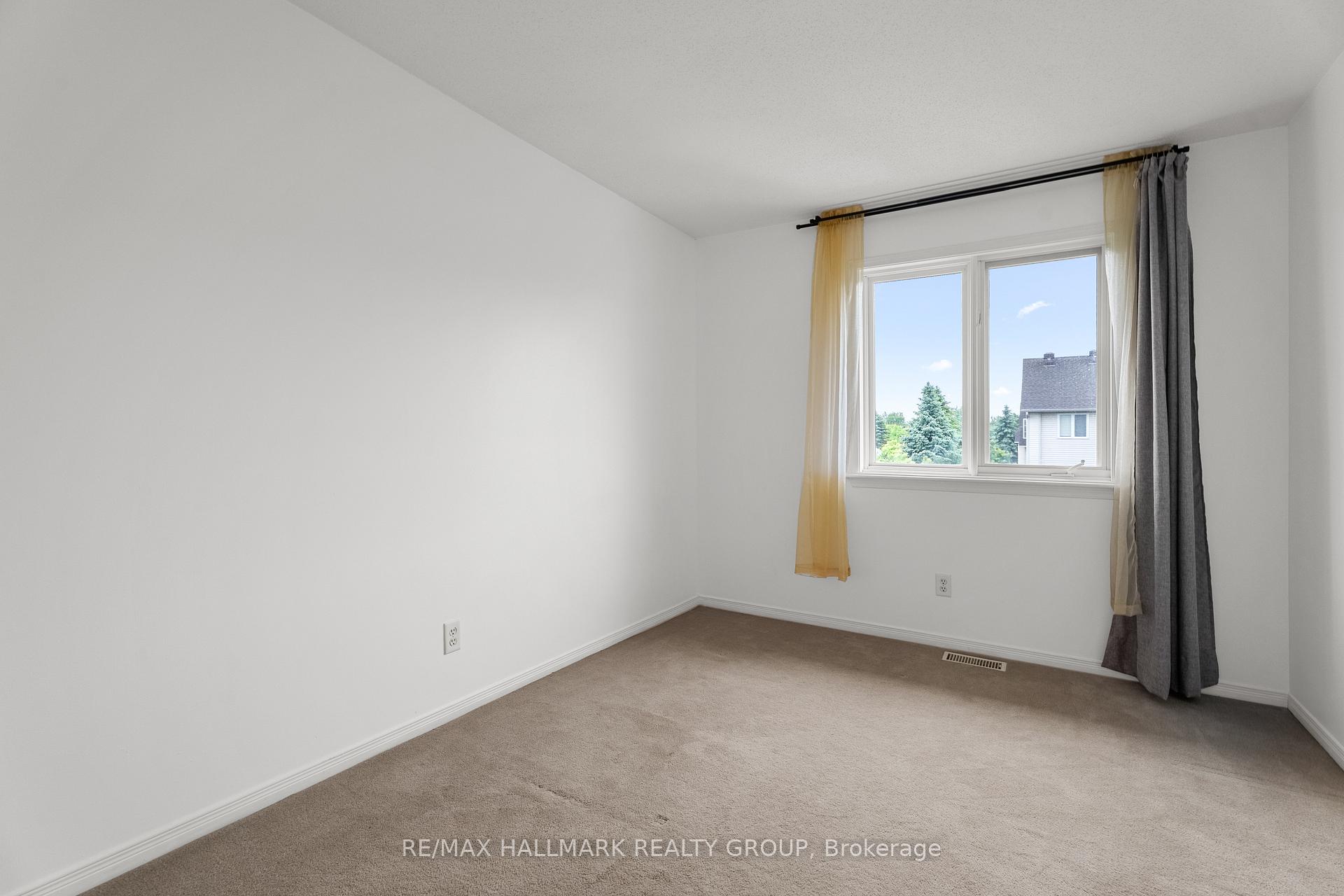 Photo 27 of 251 Forestglade Crescent, Ottawa, Hunt Club Park — HOMEH