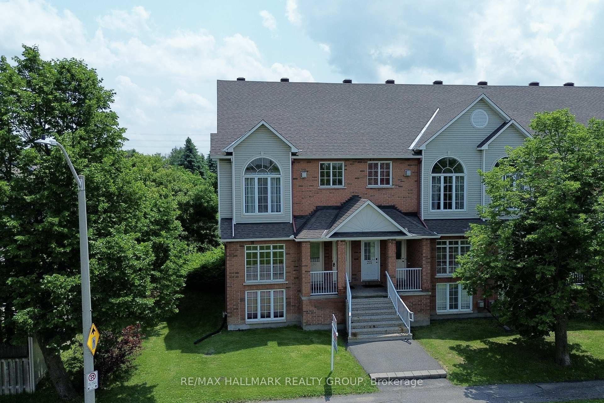 Photo 31 of 251 Forestglade Crescent, Ottawa, Hunt Club Park — HOMEH