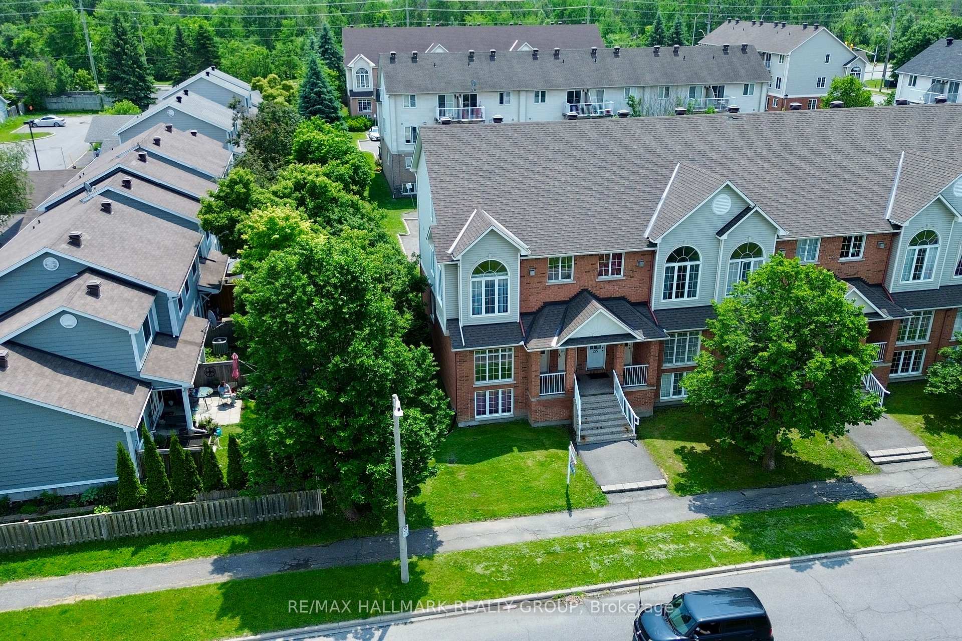 Photo 32 of 251 Forestglade Crescent, Ottawa, Hunt Club Park — HOMEH
