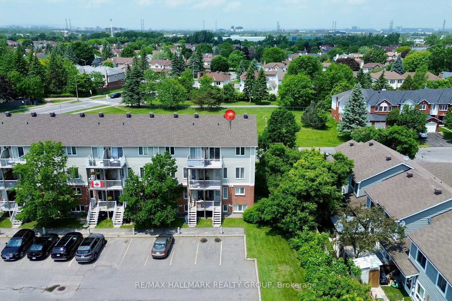 Photo 33 of 251 Forestglade Crescent, Ottawa, Hunt Club Park — HOMEH
