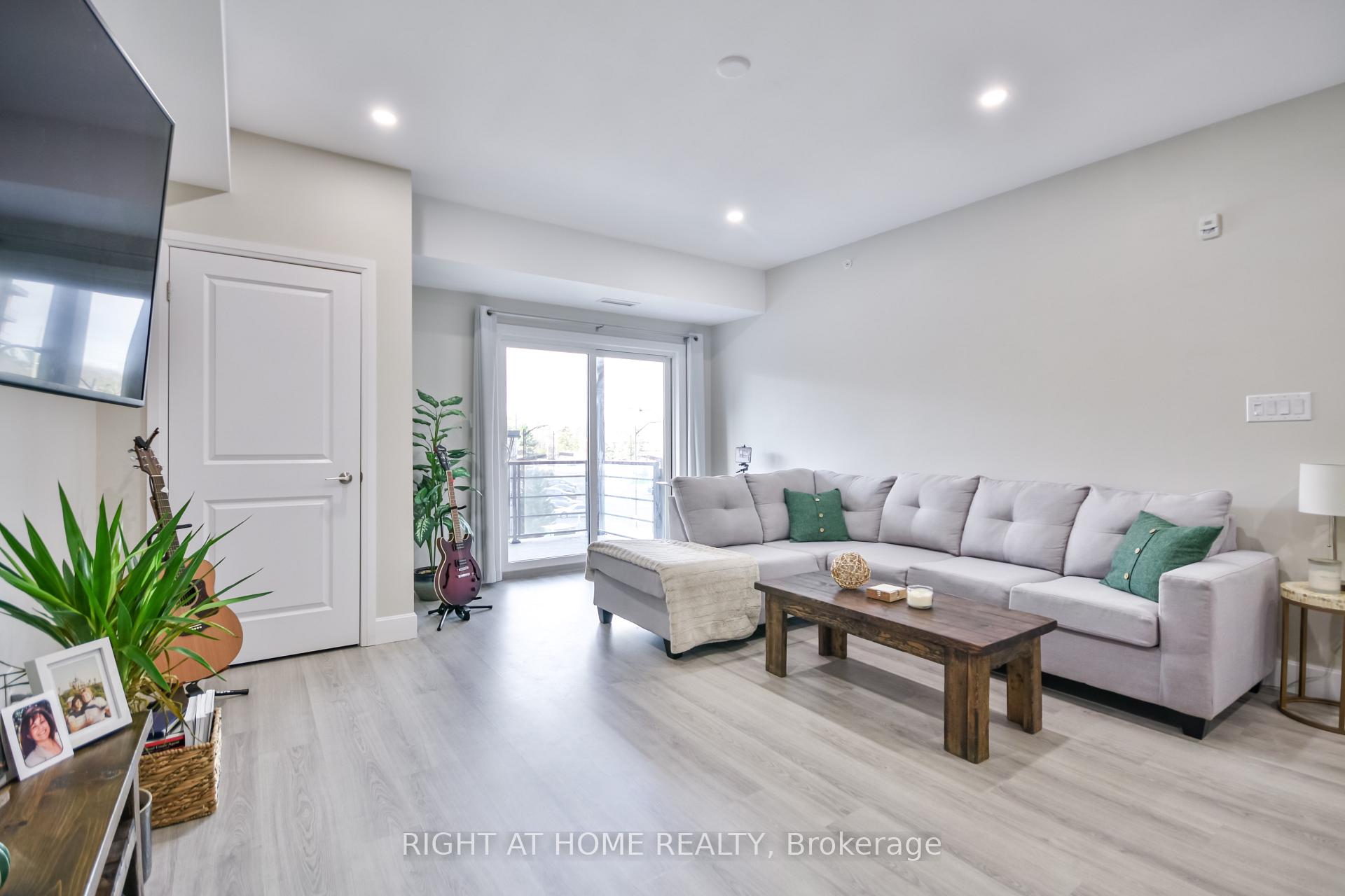 Photo 8 of Unit 213, 302 Essa Road, Barrie, Ardagh — HOMEH