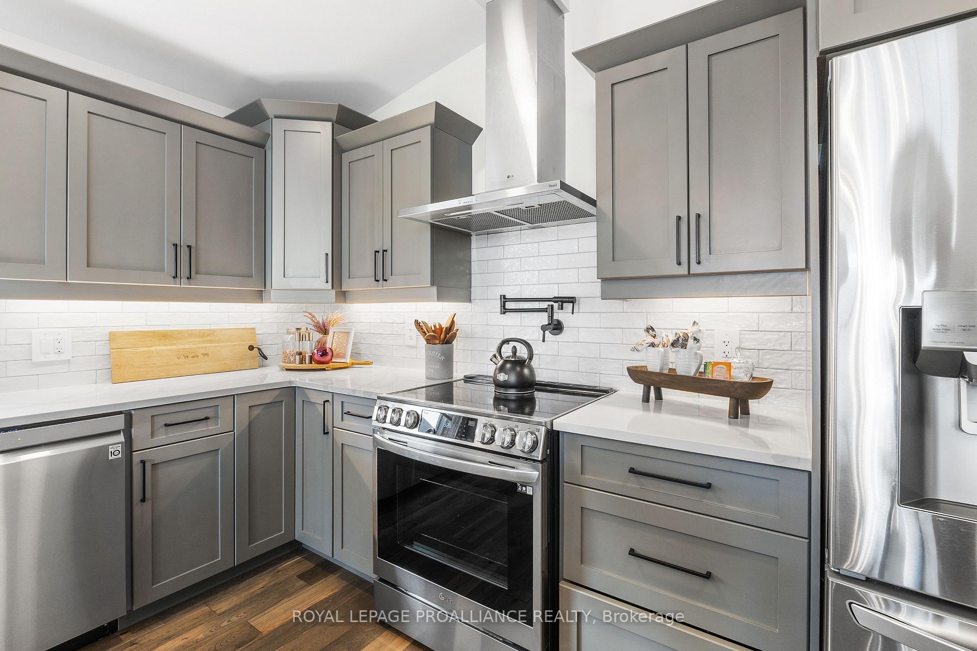 Photo 16 of 24 Cardinal Court, Prince Edward County, Sophiasburg Ward — HOMEH