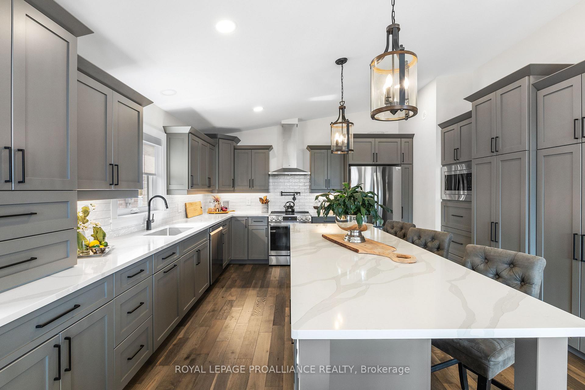 Photo 20 of 24 Cardinal Court, Prince Edward County, Sophiasburg Ward — HOMEH