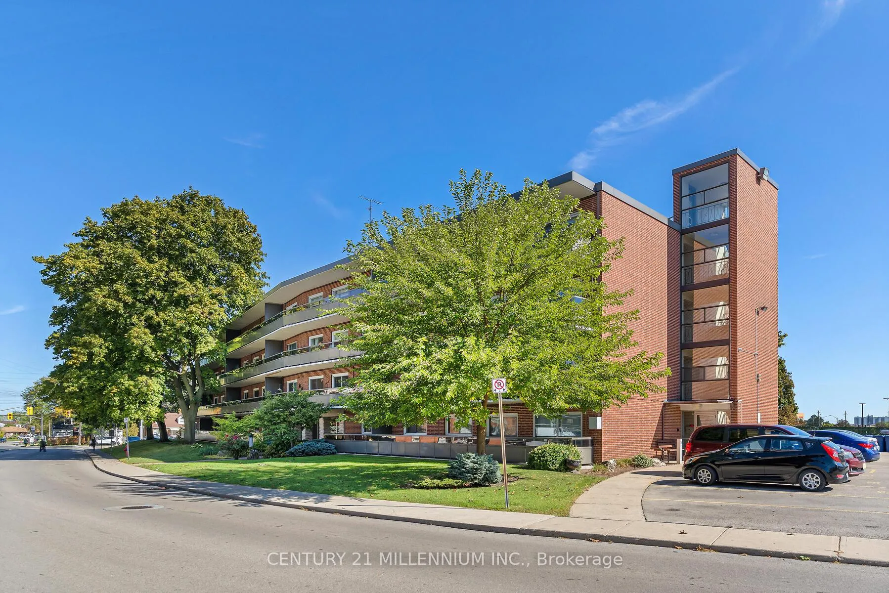 Photo 4 of Unit 203, 11 Woodman Drive, Hamilton, Corman — HOMEH