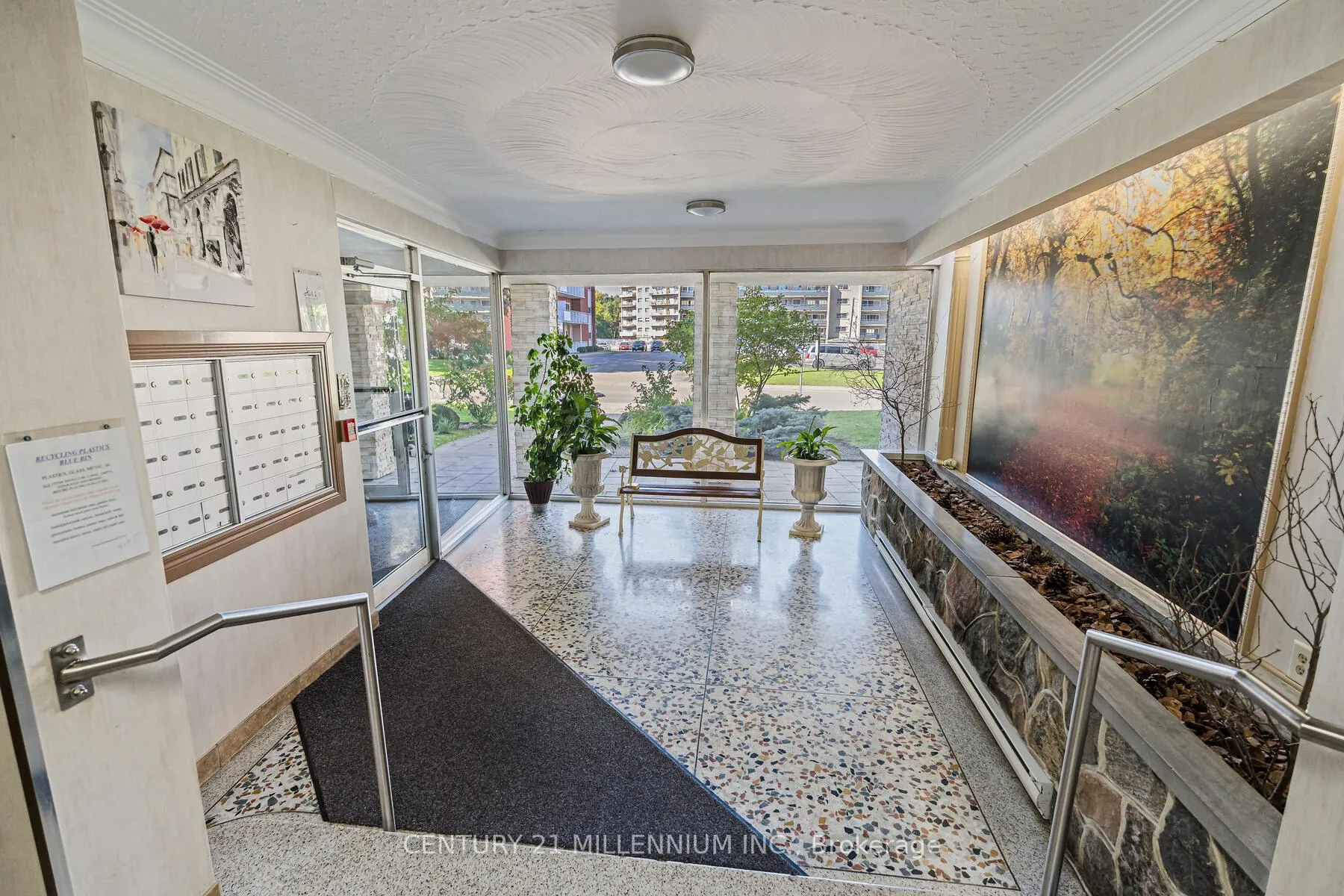 Photo 7 of Unit 203, 11 Woodman Drive, Hamilton, Corman — HOMEH