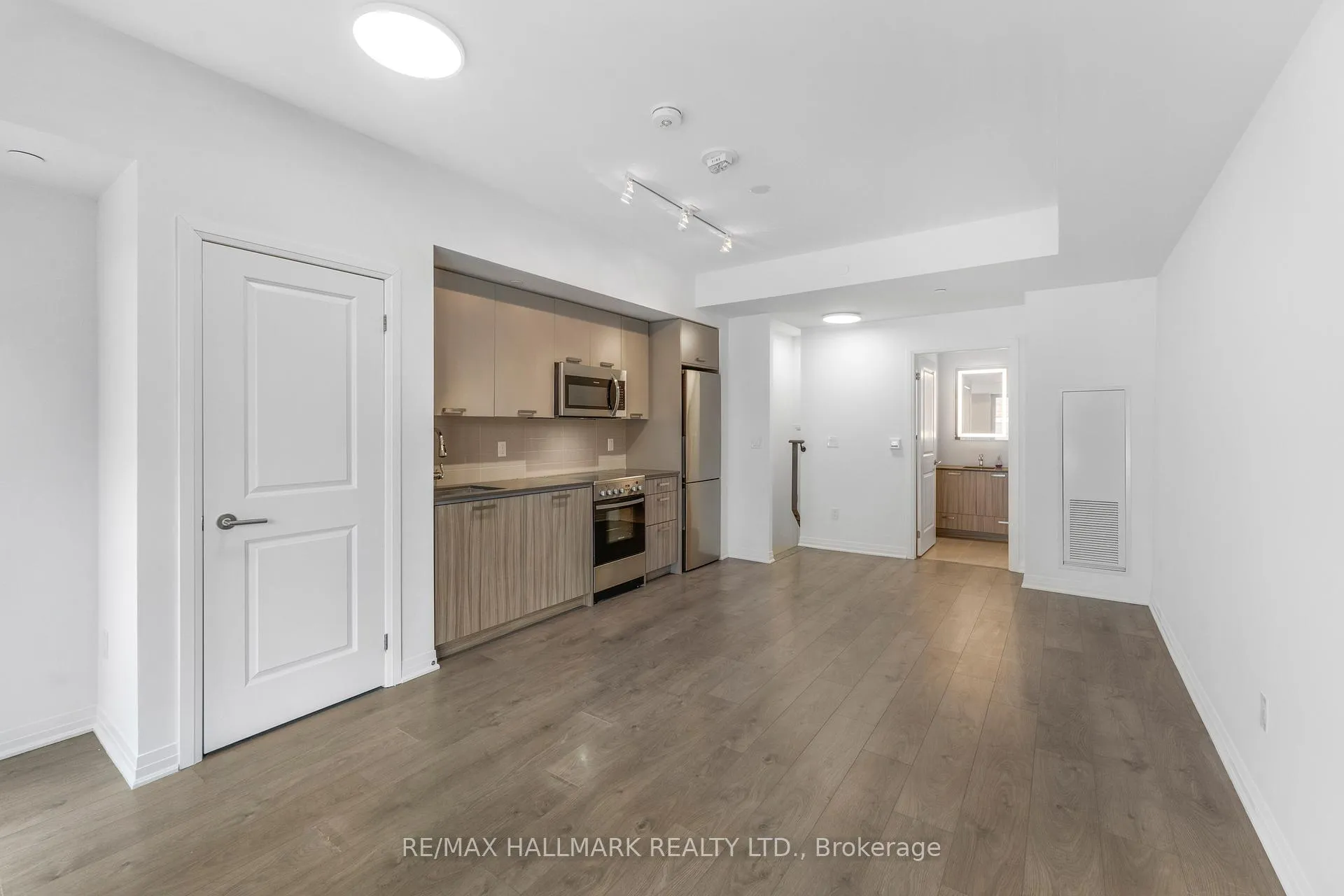 Photo 6 of Unit TH 103, 2301 Danforth Avenue, Toronto, East End-Danforth — HOMEH