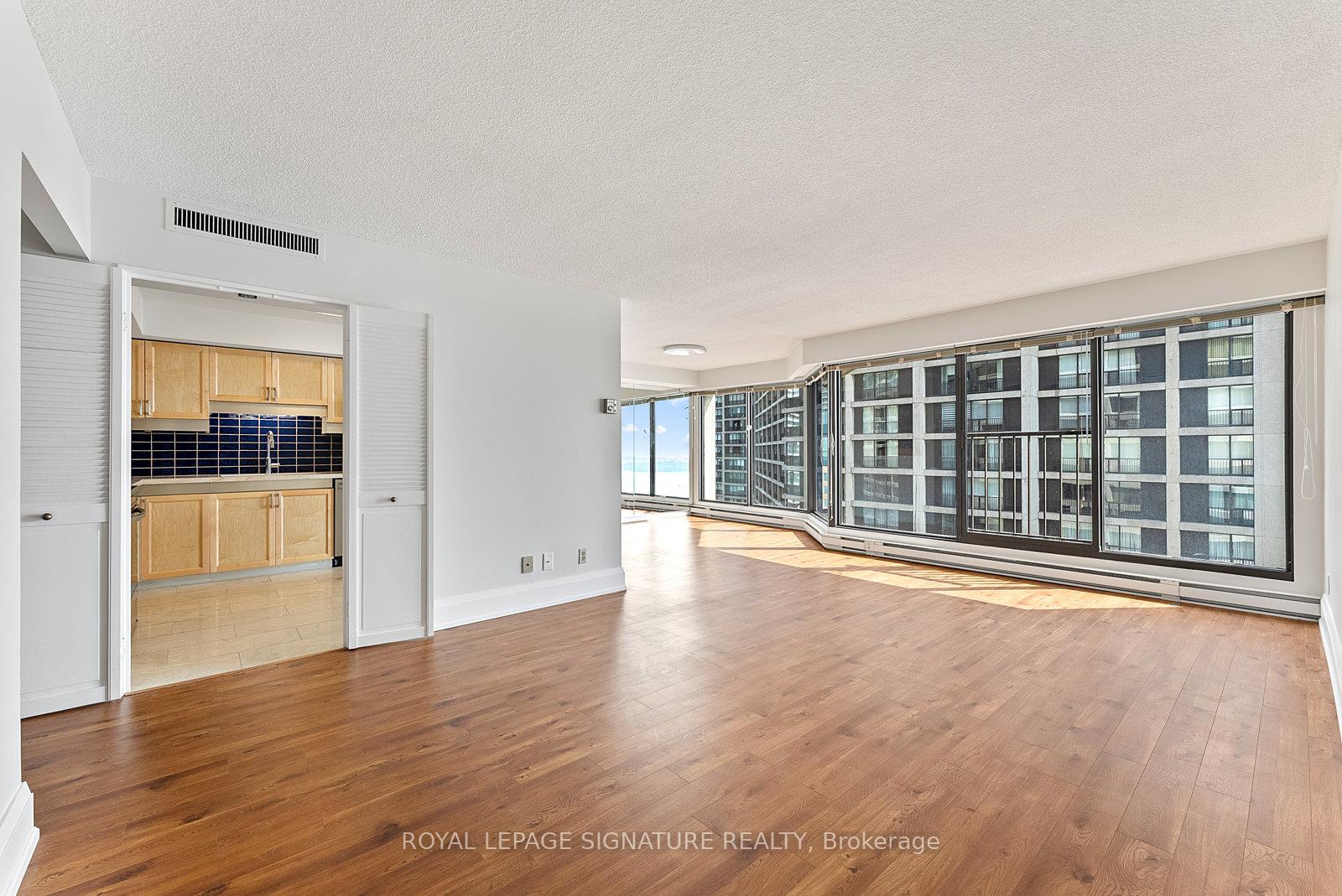Photo 3 of Unit 2603, 65 Harbour Square, Toronto, Waterfront Communities — HOMEH