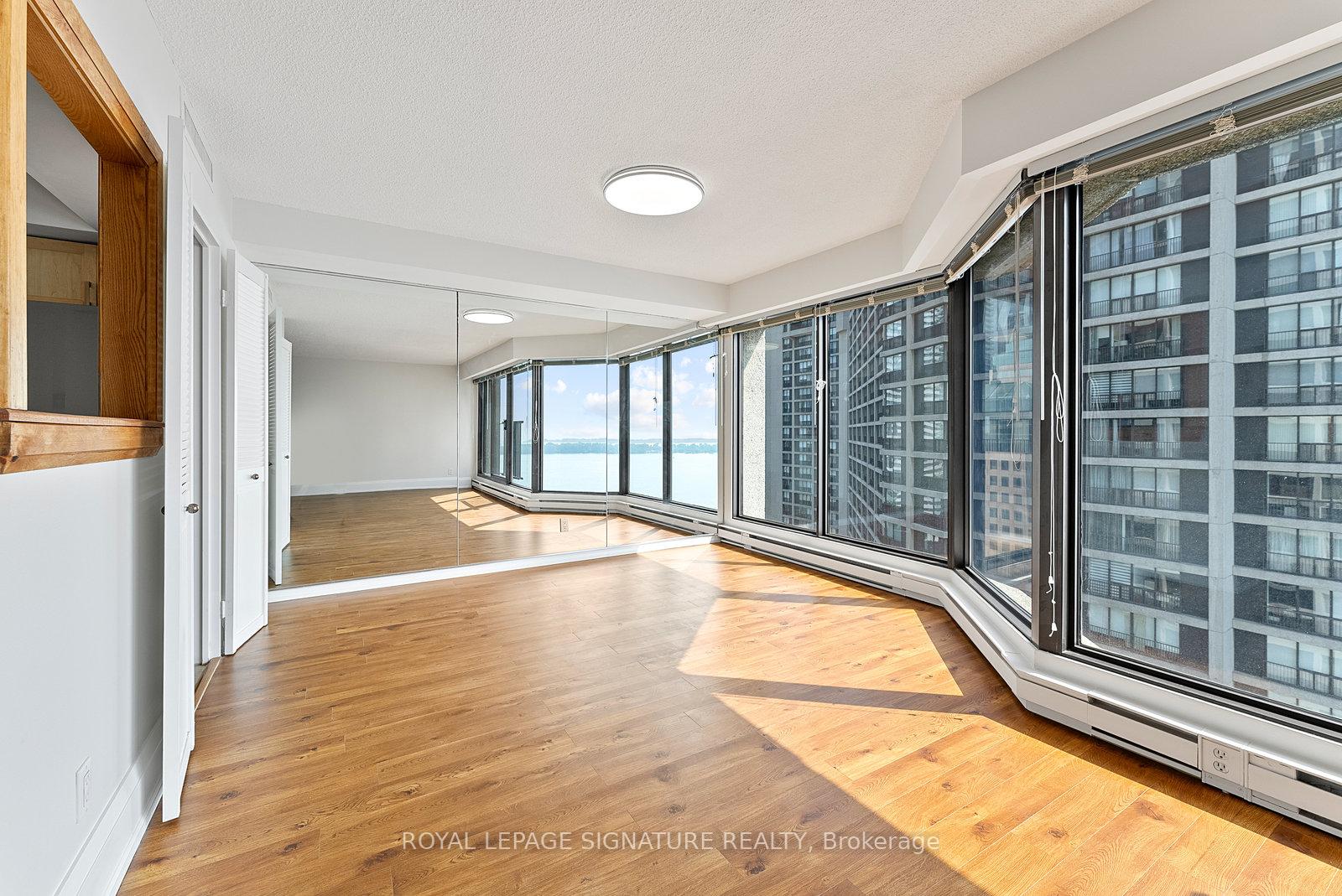 Photo 5 of Unit 2603, 65 Harbour Square, Toronto, Waterfront Communities — HOMEH