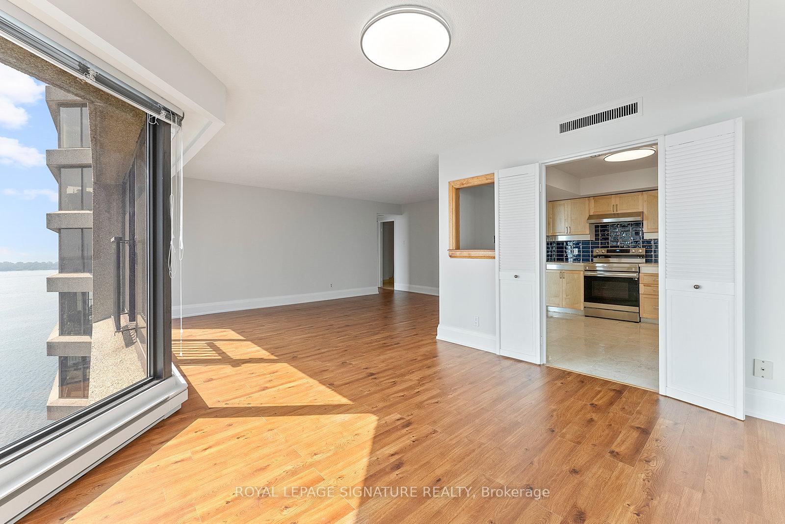 Photo 7 of Unit 2603, 65 Harbour Square, Toronto, Waterfront Communities — HOMEH