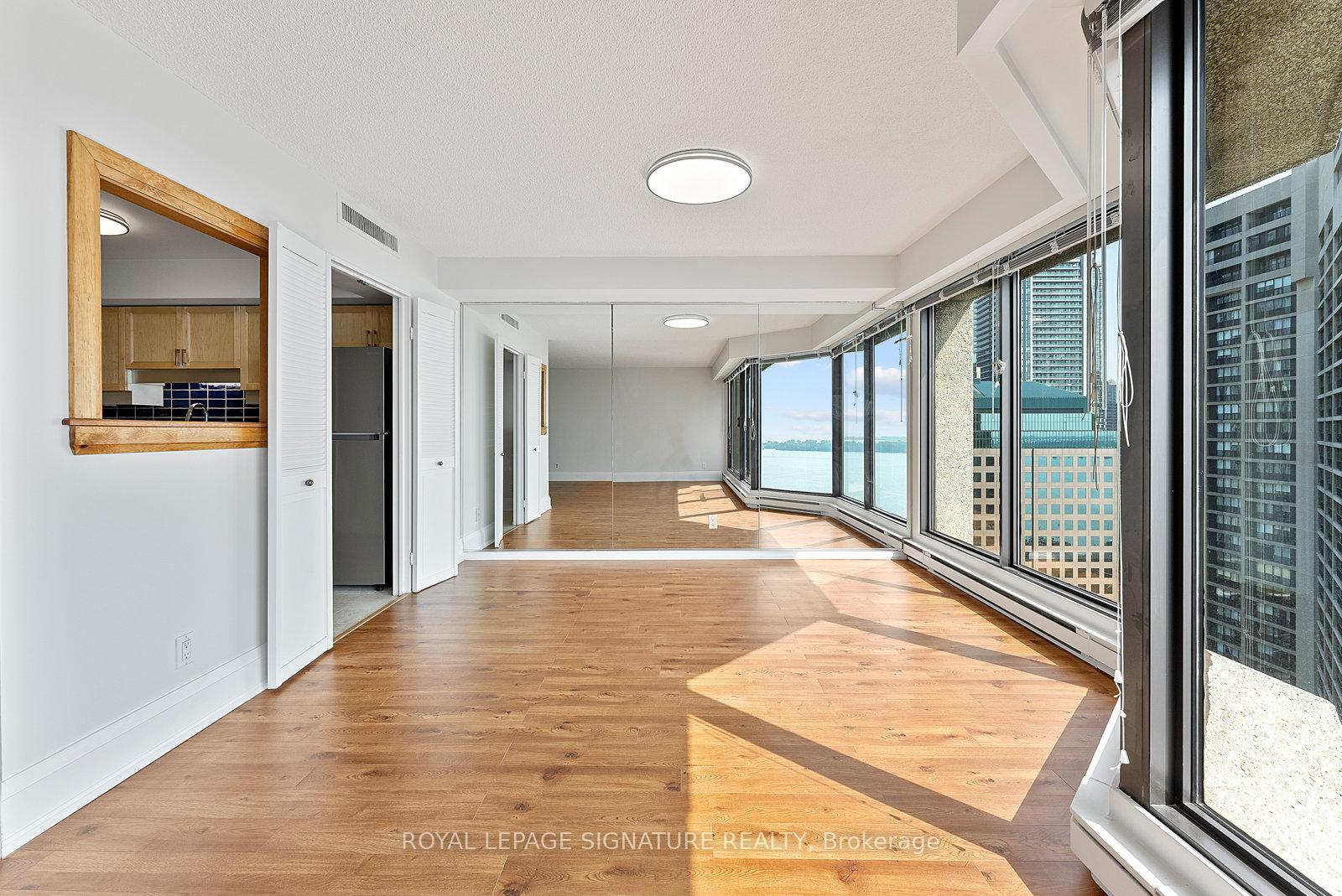 Photo 8 of Unit 2603, 65 Harbour Square, Toronto, Waterfront Communities — HOMEH