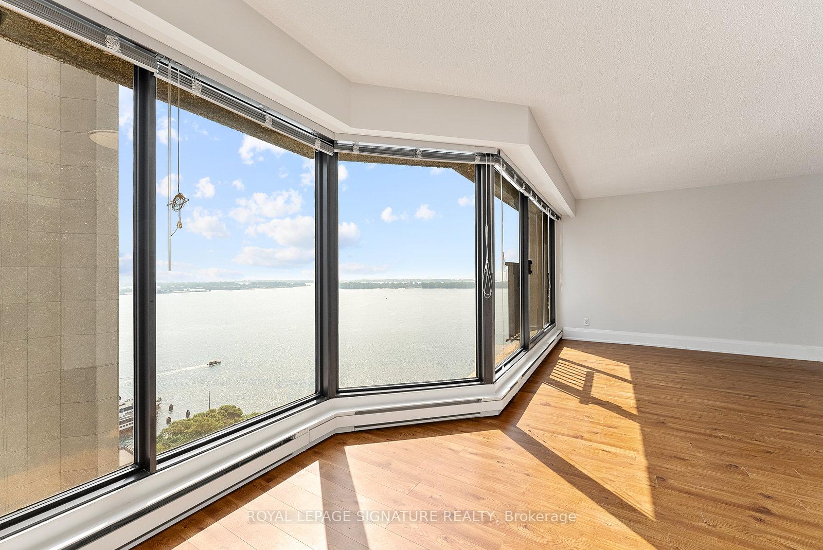 Photo 10 of Unit 2603, 65 Harbour Square, Toronto, Waterfront Communities — HOMEH