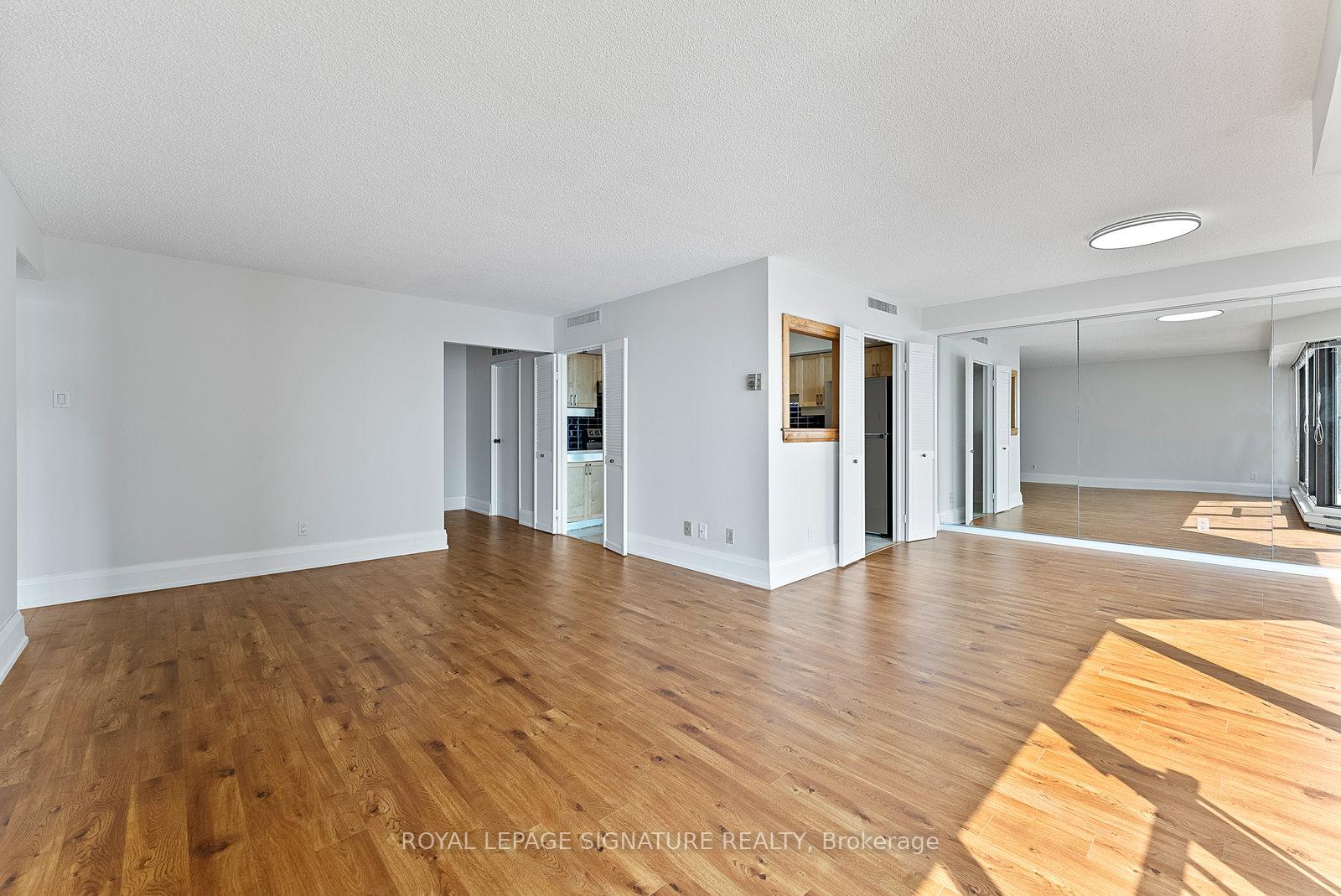 Photo 15 of Unit 2603, 65 Harbour Square, Toronto, Waterfront Communities — HOMEH