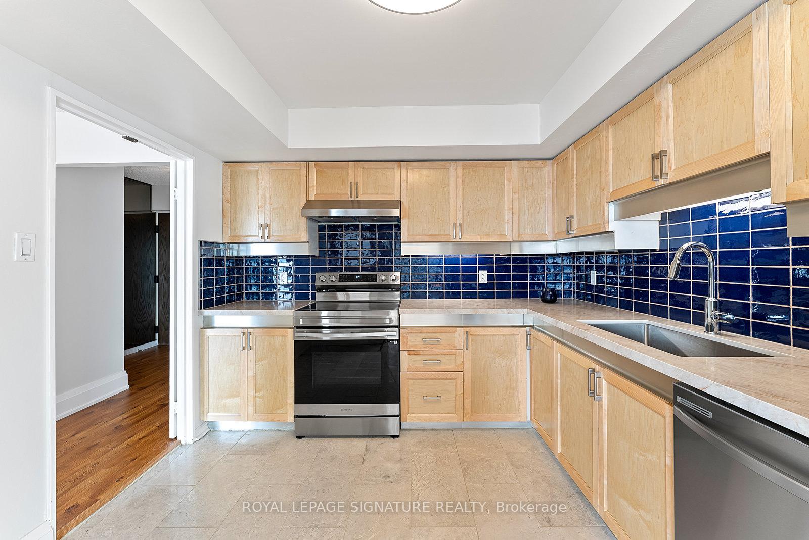 Photo 16 of Unit 2603, 65 Harbour Square, Toronto, Waterfront Communities — HOMEH