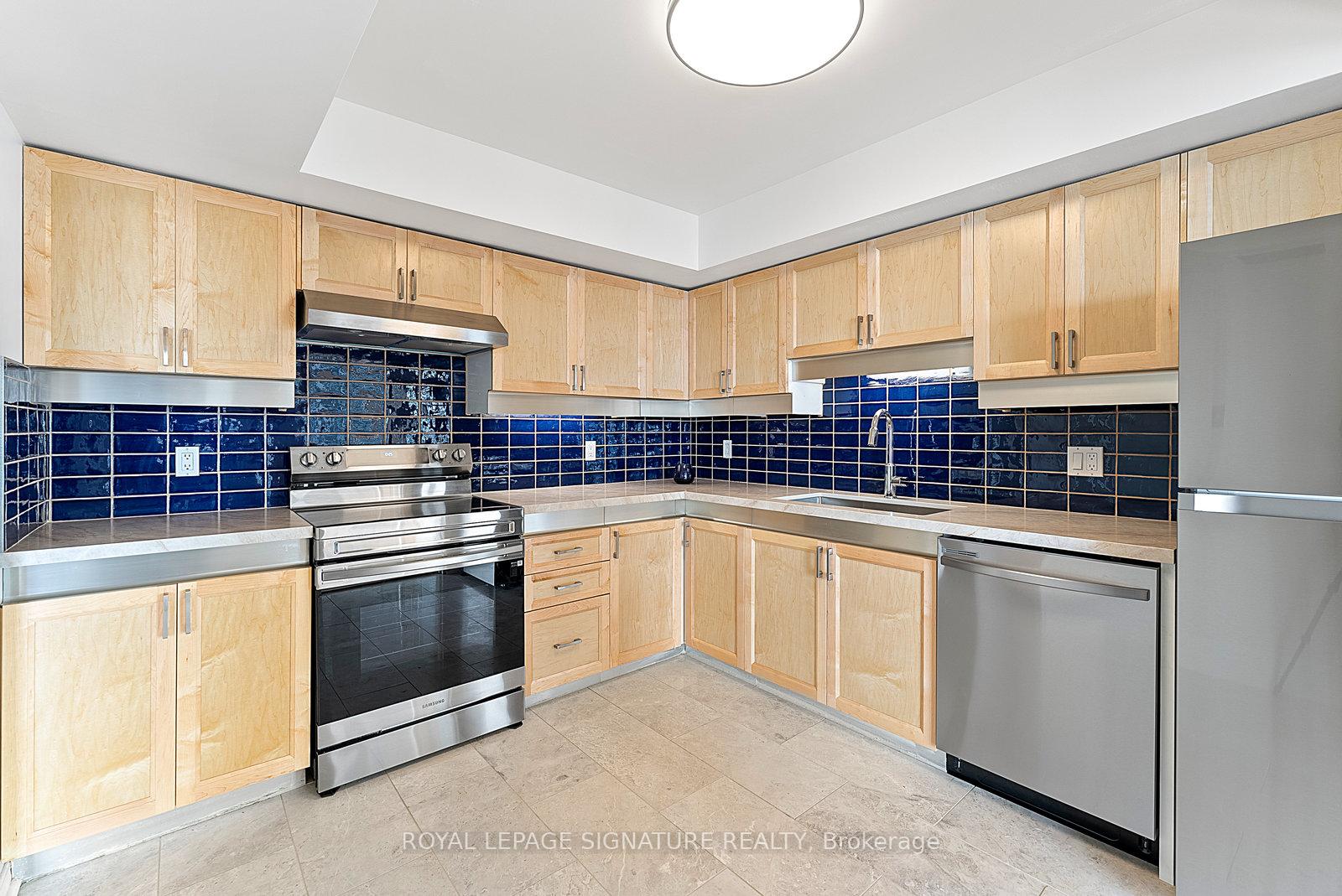 Photo 17 of Unit 2603, 65 Harbour Square, Toronto, Waterfront Communities — HOMEH