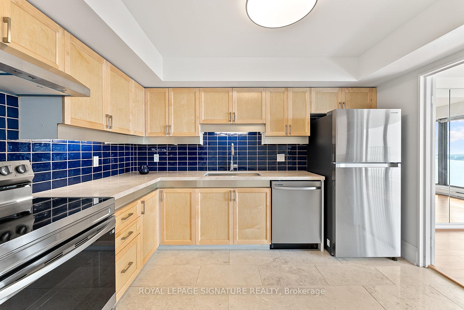 Photo 18 of Unit 2603, 65 Harbour Square, Toronto, Waterfront Communities — HOMEH