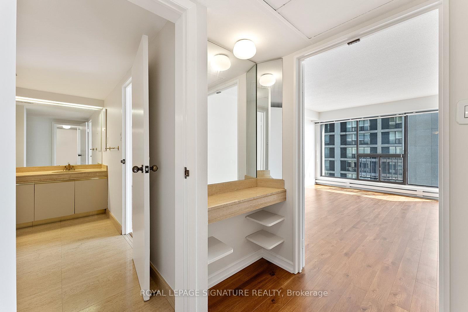 Photo 27 of Unit 2603, 65 Harbour Square, Toronto, Waterfront Communities — HOMEH