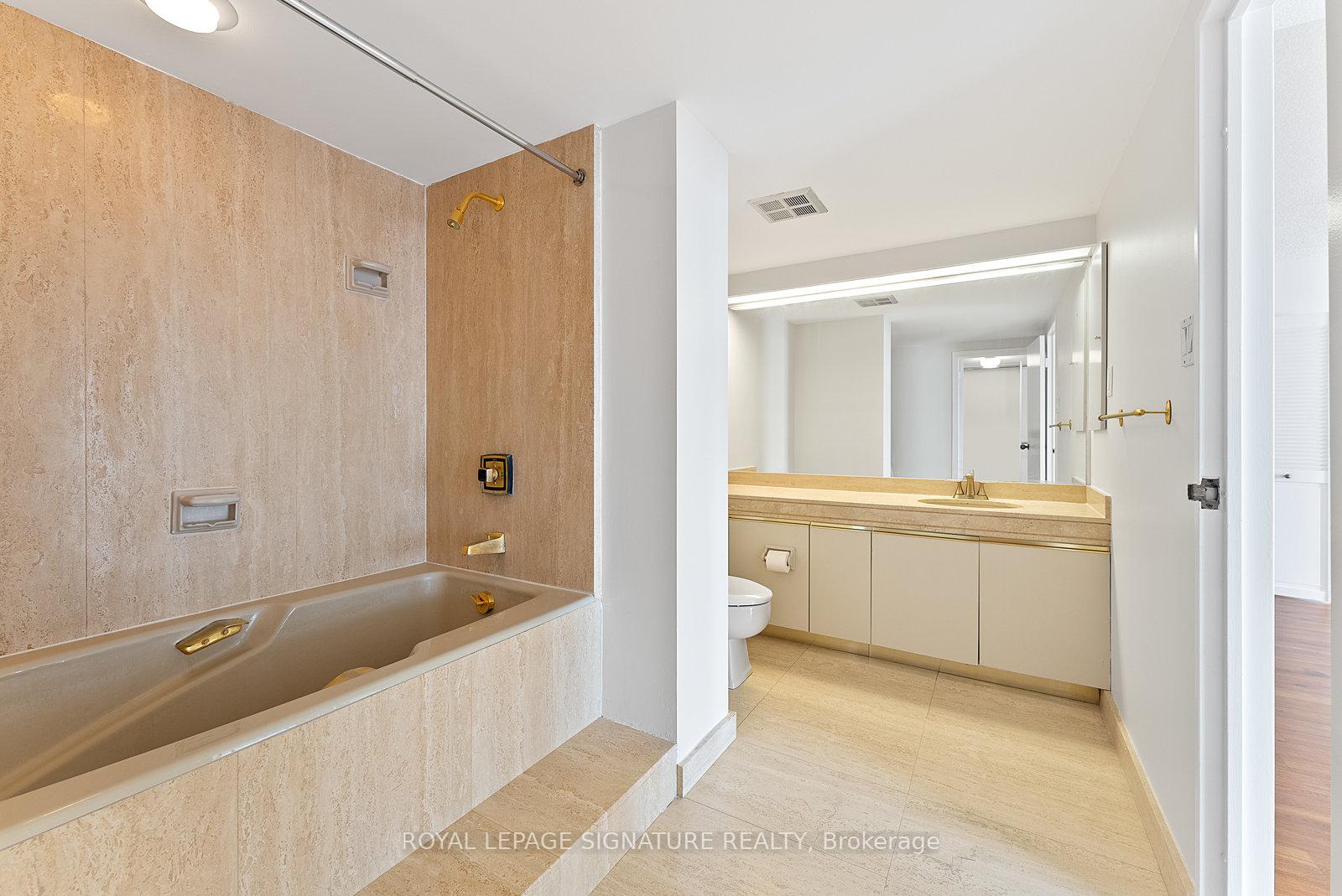 Photo 28 of Unit 2603, 65 Harbour Square, Toronto, Waterfront Communities — HOMEH