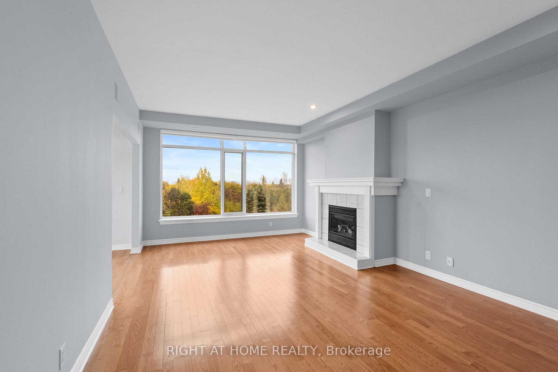 Photo 6 of Unit 703, 136 Darlington Private, Ottawa, Hunt Club/Western Community — HOMEH