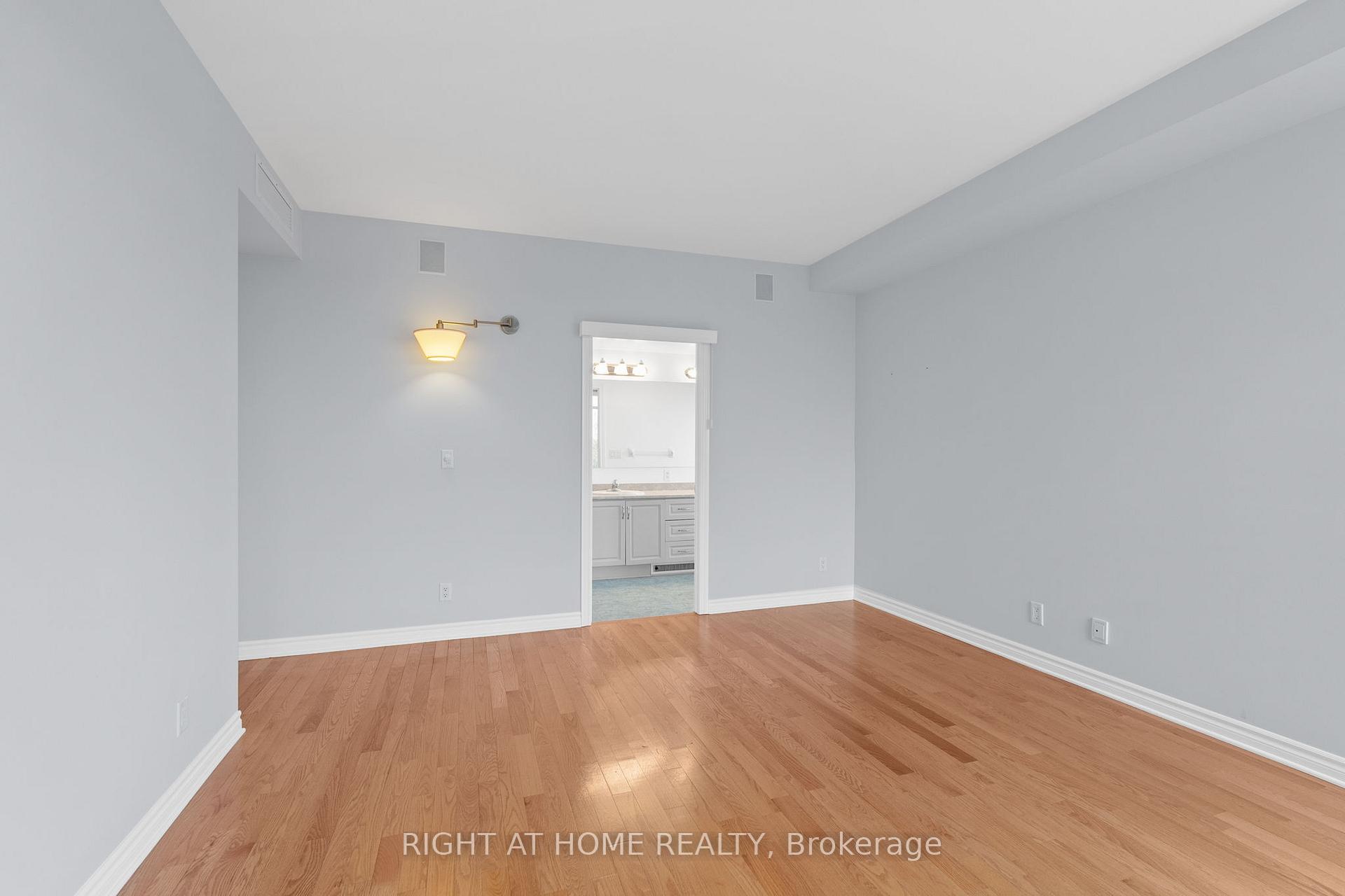 Photo 10 of Unit 703, 136 Darlington Private, Ottawa, Hunt Club/Western Community — HOMEH