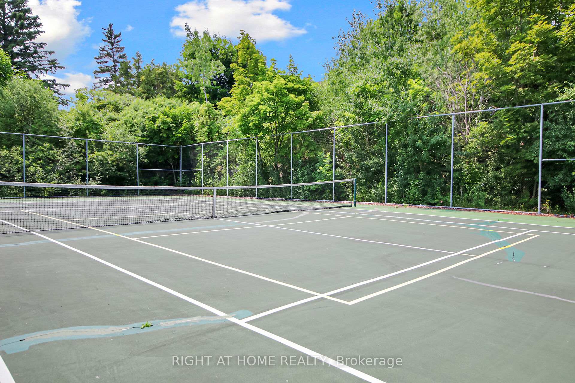 Photo 14 of Unit 703, 136 Darlington Private, Ottawa, Hunt Club/Western Community — HOMEH