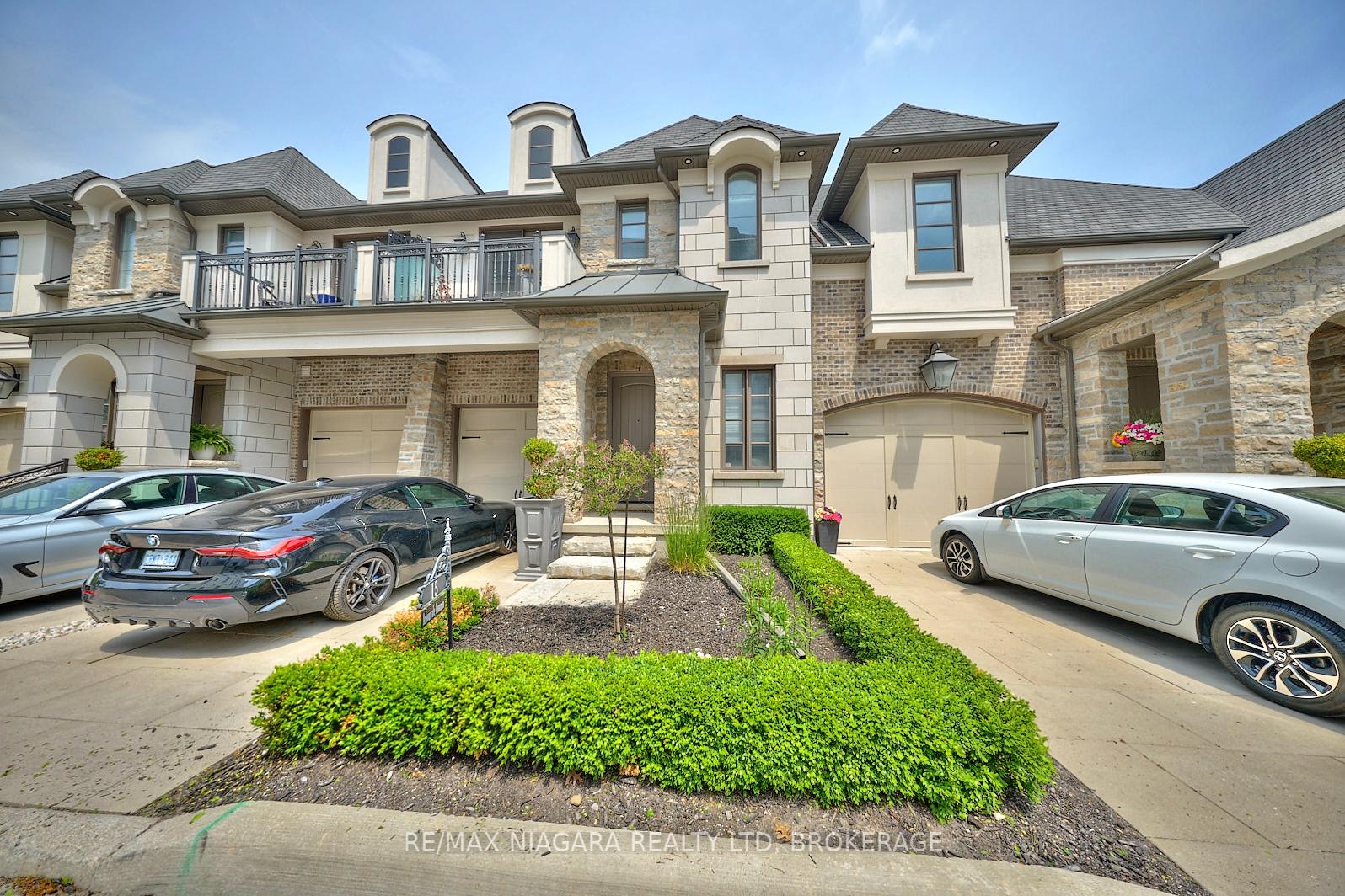 Front of 15 Arbourvale Common