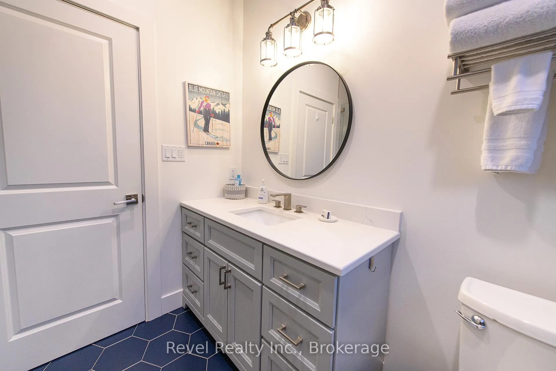 Photo 37 of 2331 N Nottawasaga 6 Concession, Clearview, Batteaux — HOMEH