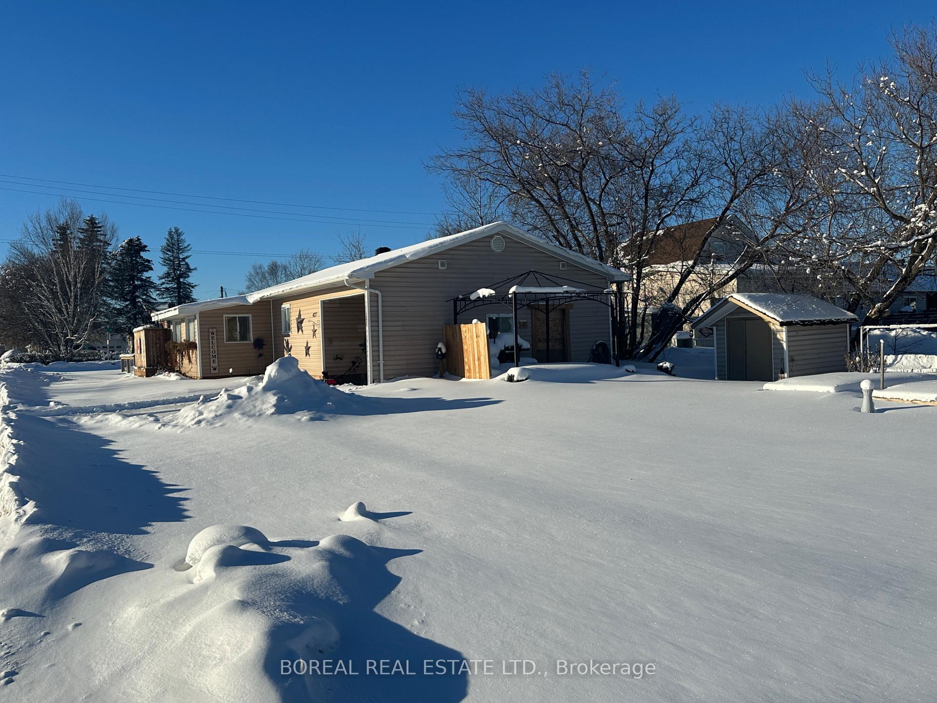Photo 2 of 427 Third Street E, Cochrane — HOMEH