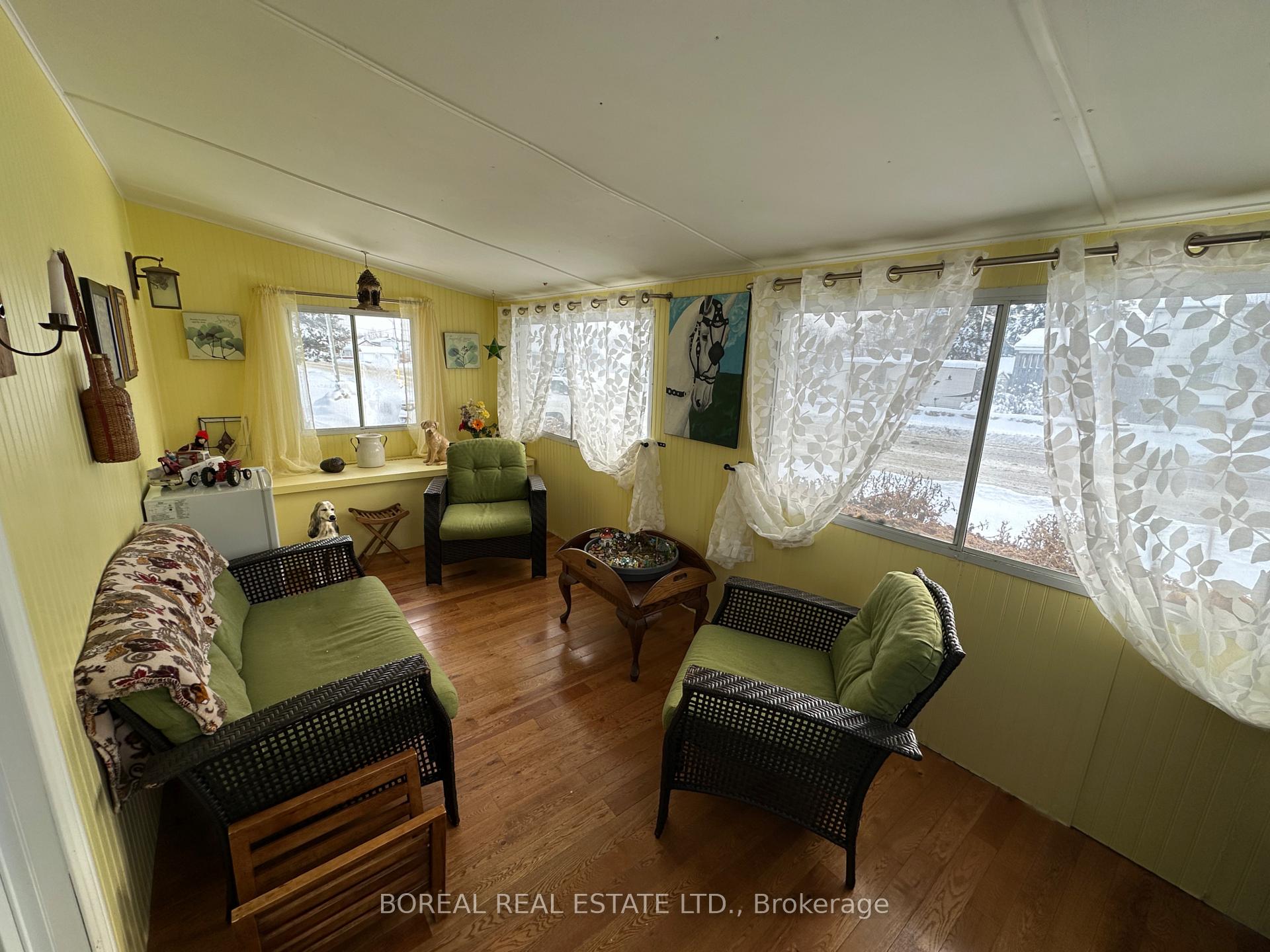 Photo 6 of 427 Third Street E, Cochrane — HOMEH