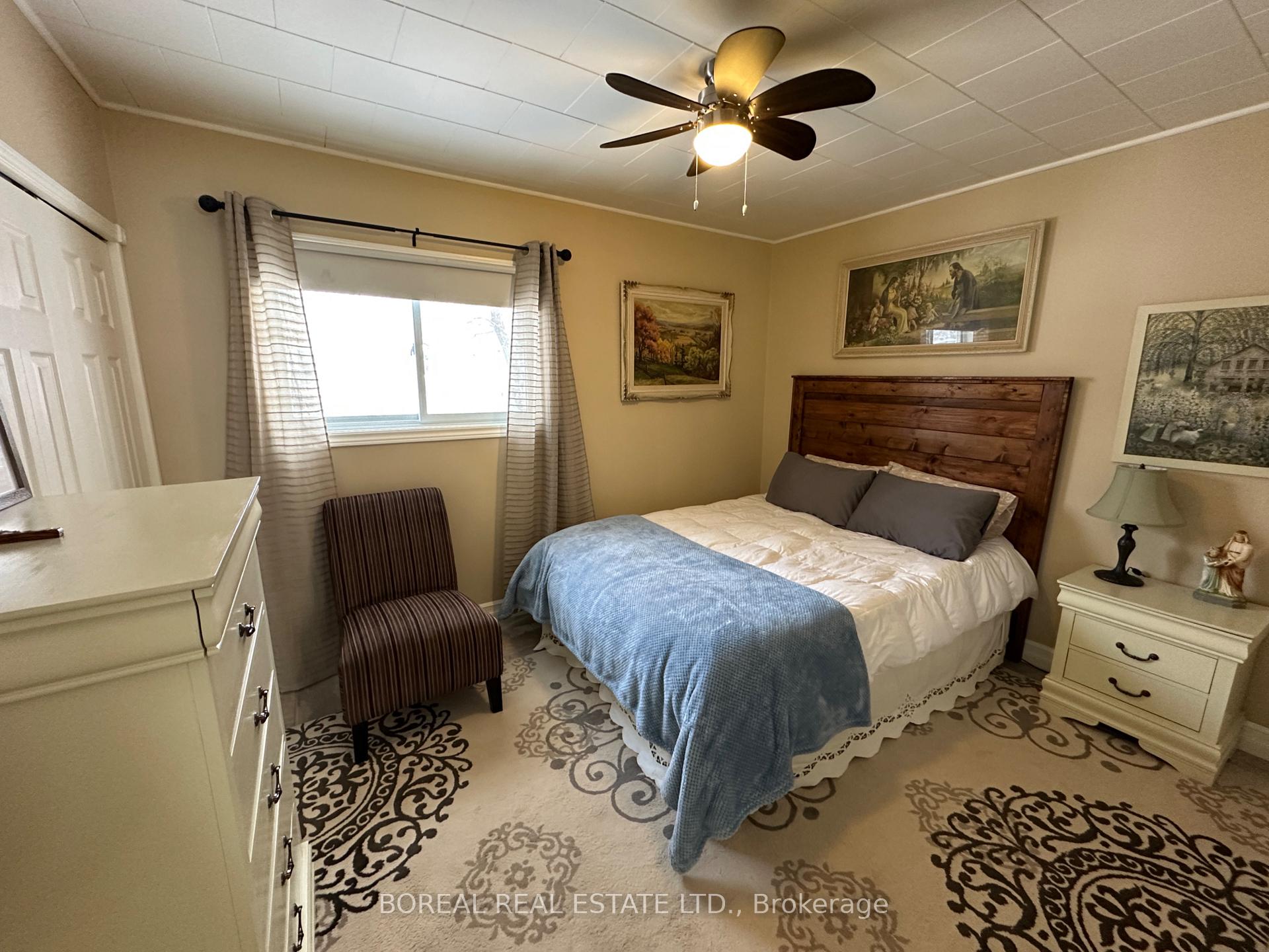 Photo 14 of 427 Third Street E, Cochrane — HOMEH