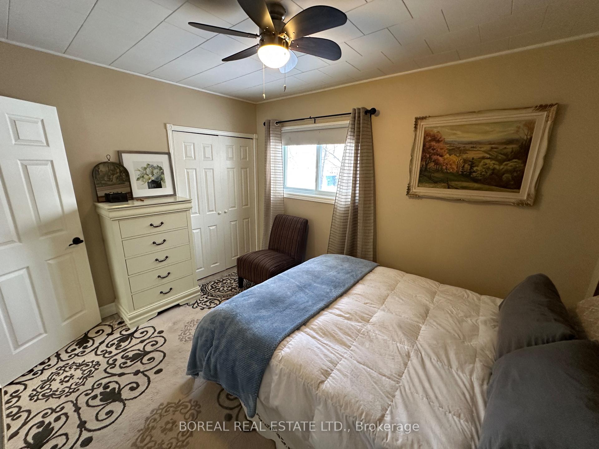 Photo 15 of 427 Third Street E, Cochrane — HOMEH