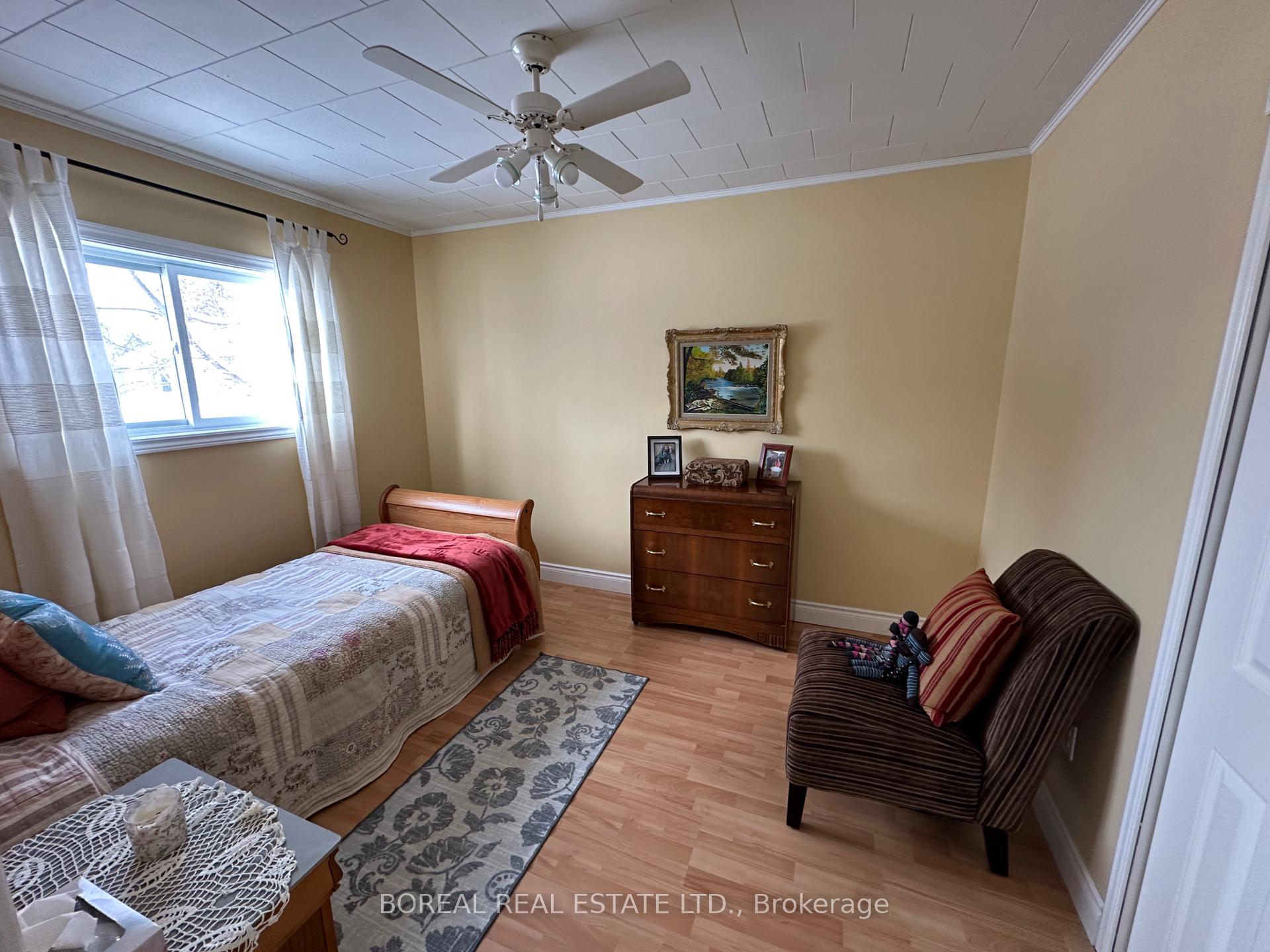 Photo 16 of 427 Third Street E, Cochrane — HOMEH