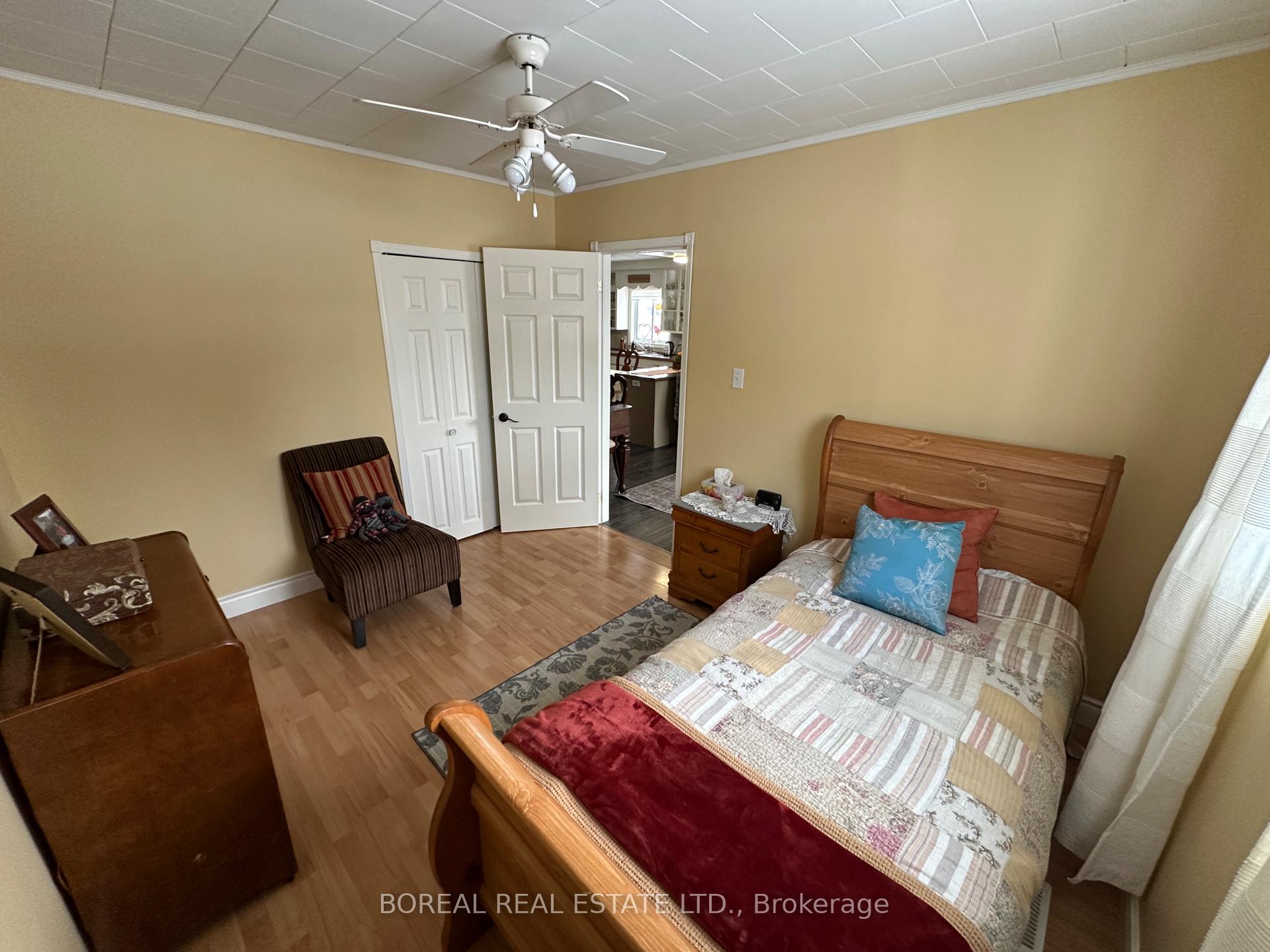 Photo 17 of 427 Third Street E, Cochrane — HOMEH