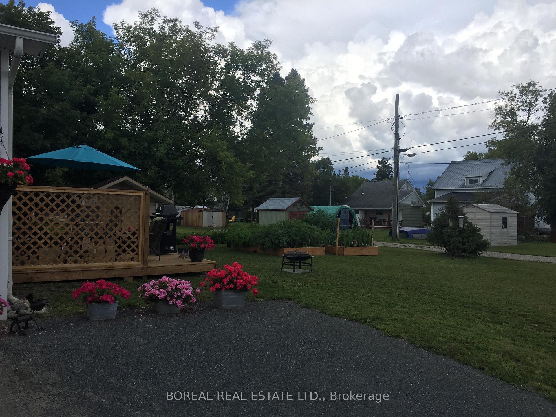 Photo 30 of 427 Third Street E, Cochrane — HOMEH