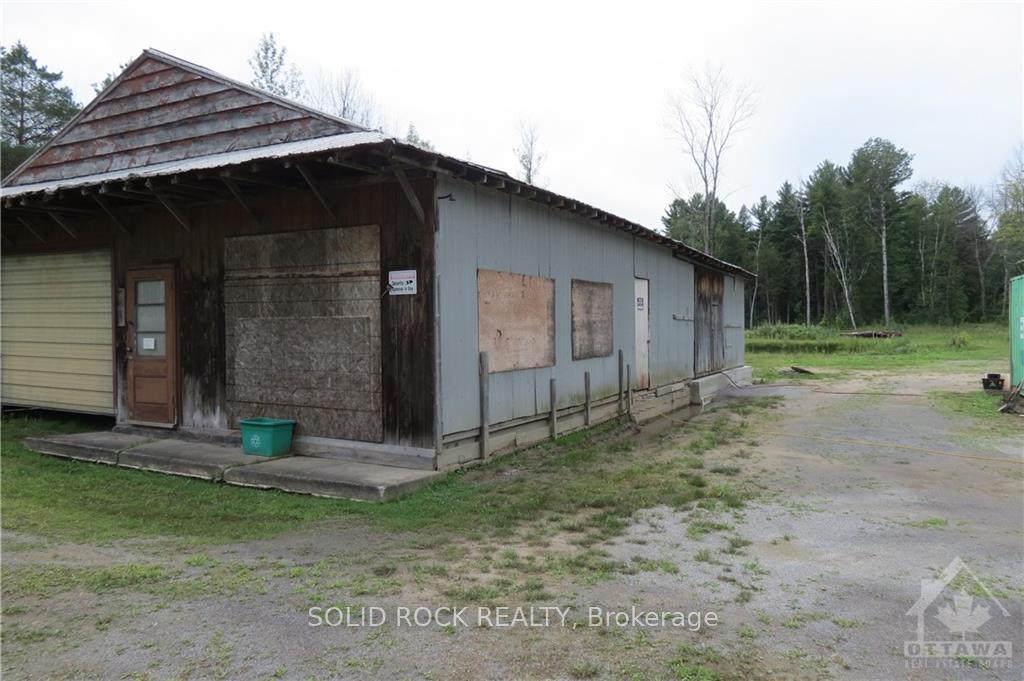 Photo 2 of 2102 County Rd 44, Edwardsburgh/Cardinal, Edwardsburgh/Cardinal Twp — HOMEH