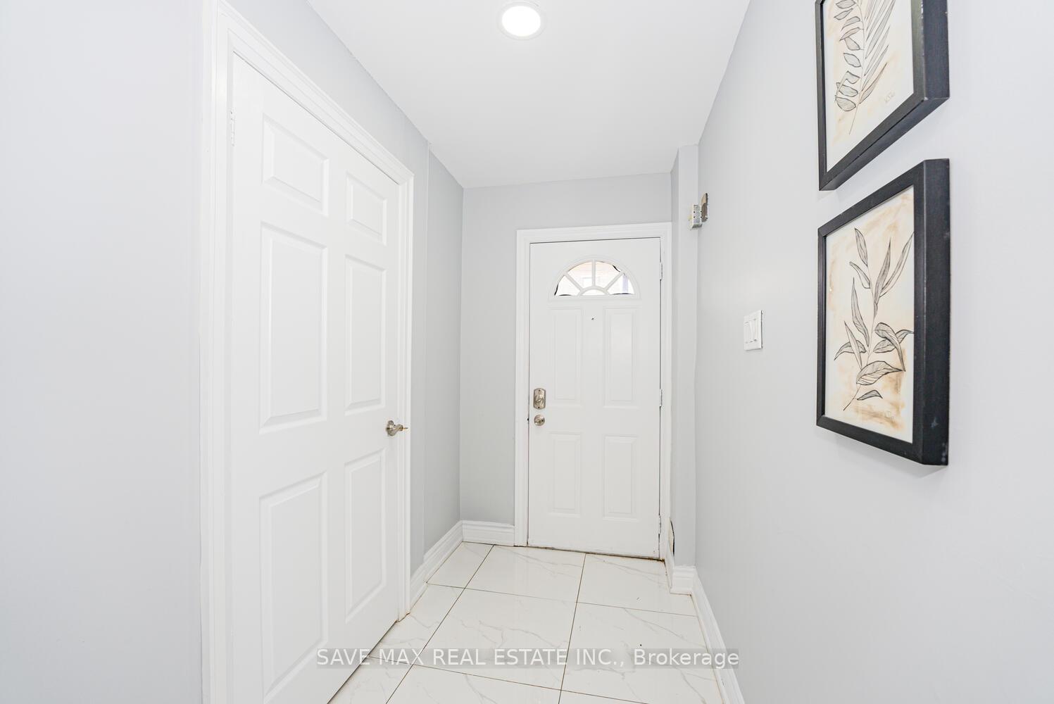 Photo 4 of 282 Fleetwood Crescent, Brampton, Southgate — HOMEH