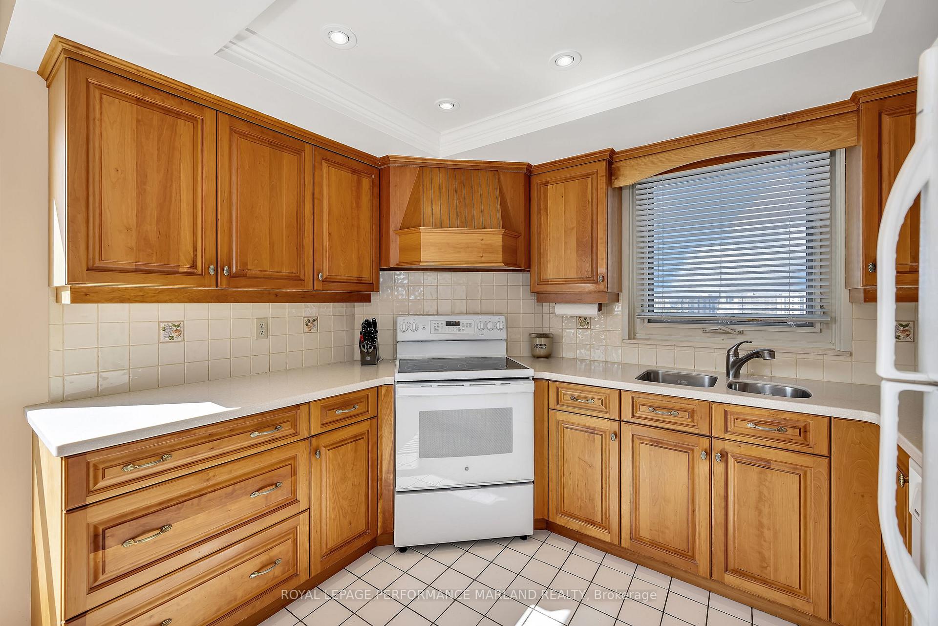 Photo 9 of Unit 2007, 1510 Riverside Drive, Ottawa, Riverview Park — HOMEH