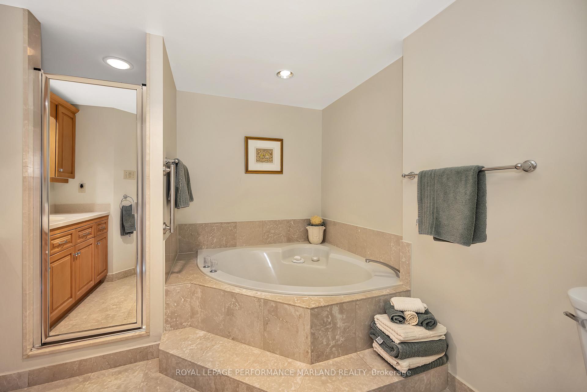 Photo 17 of Unit 2007, 1510 Riverside Drive, Ottawa, Riverview Park — HOMEH
