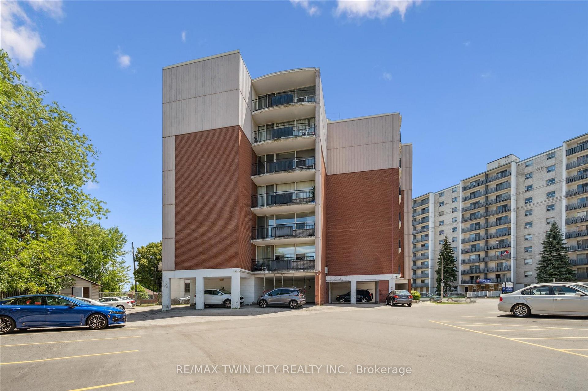 Photo 2 of Unit 302, 293 Mohawk Road E, Hamilton, Hill Park — HOMEH