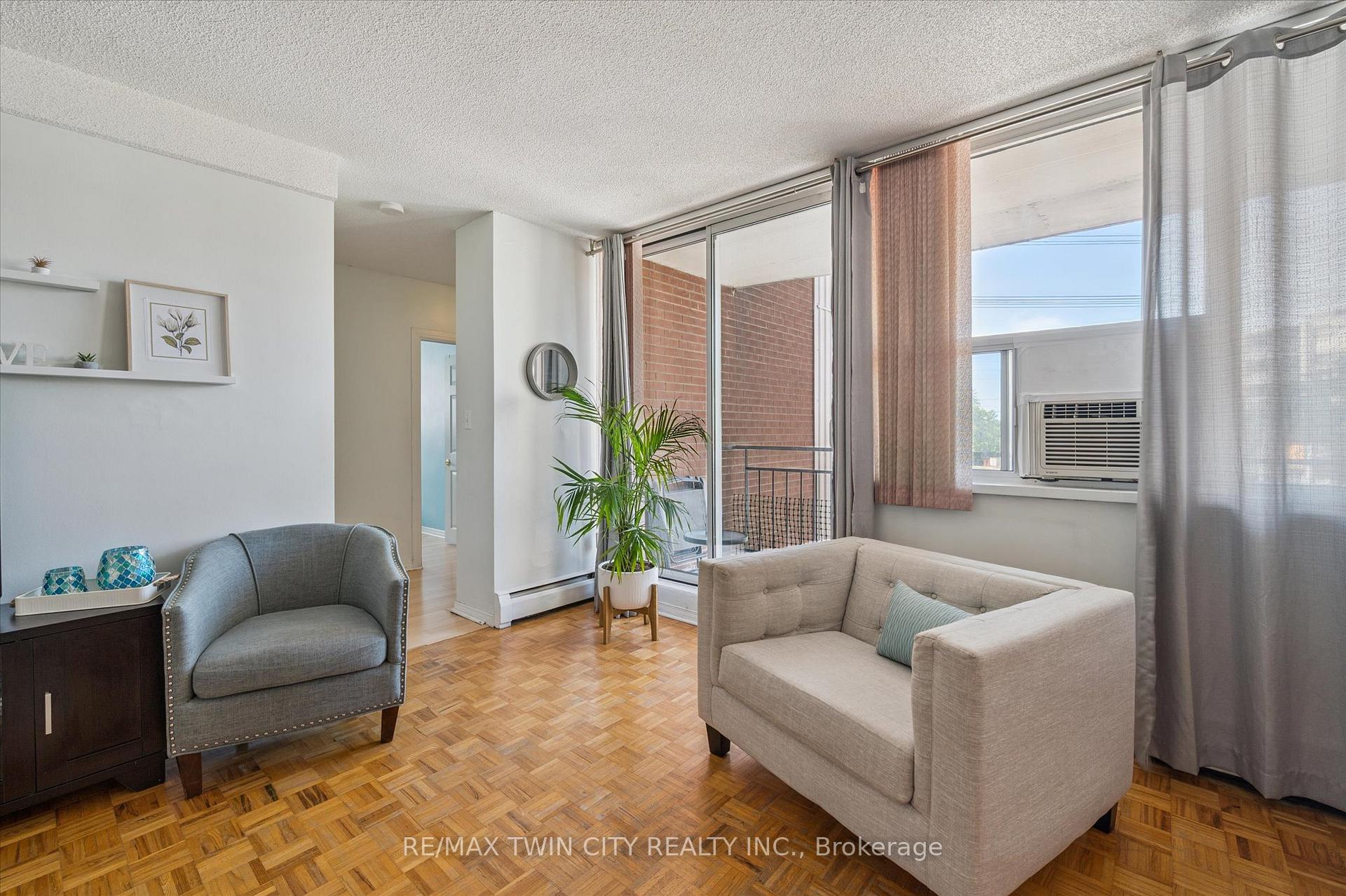 Photo 7 of Unit 302, 293 Mohawk Road E, Hamilton, Hill Park — HOMEH