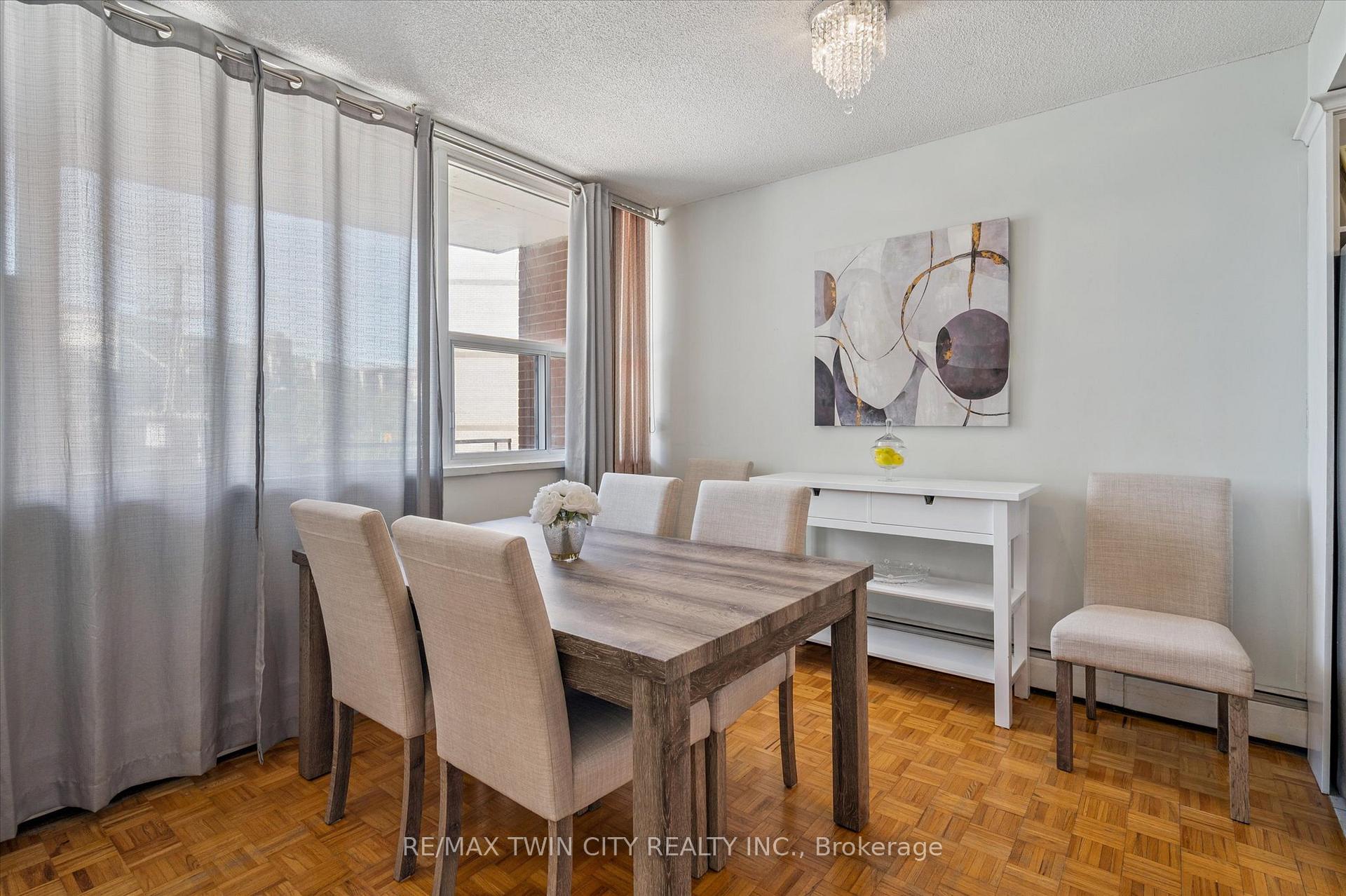 Photo 8 of Unit 302, 293 Mohawk Road E, Hamilton, Hill Park — HOMEH