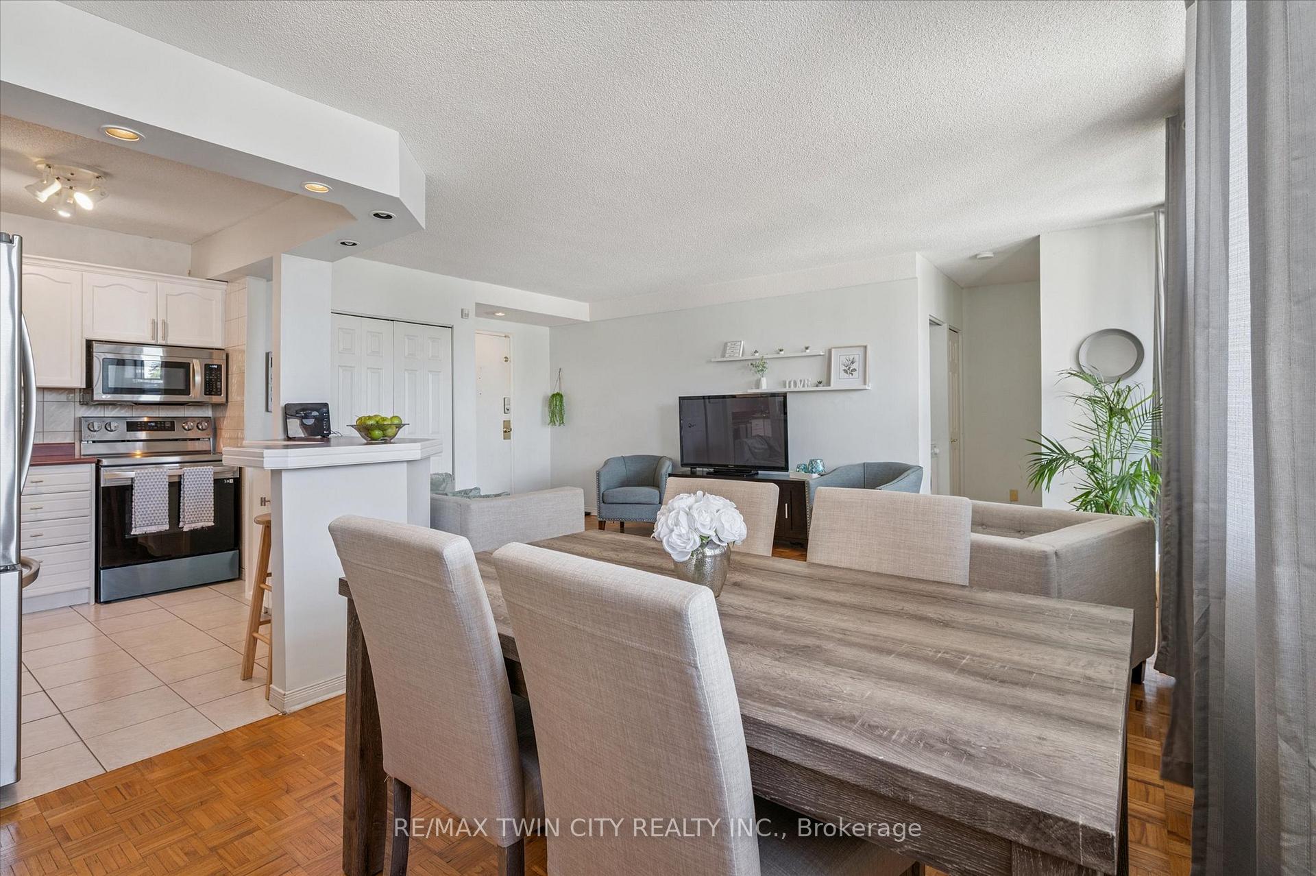 Photo 9 of Unit 302, 293 Mohawk Road E, Hamilton, Hill Park — HOMEH