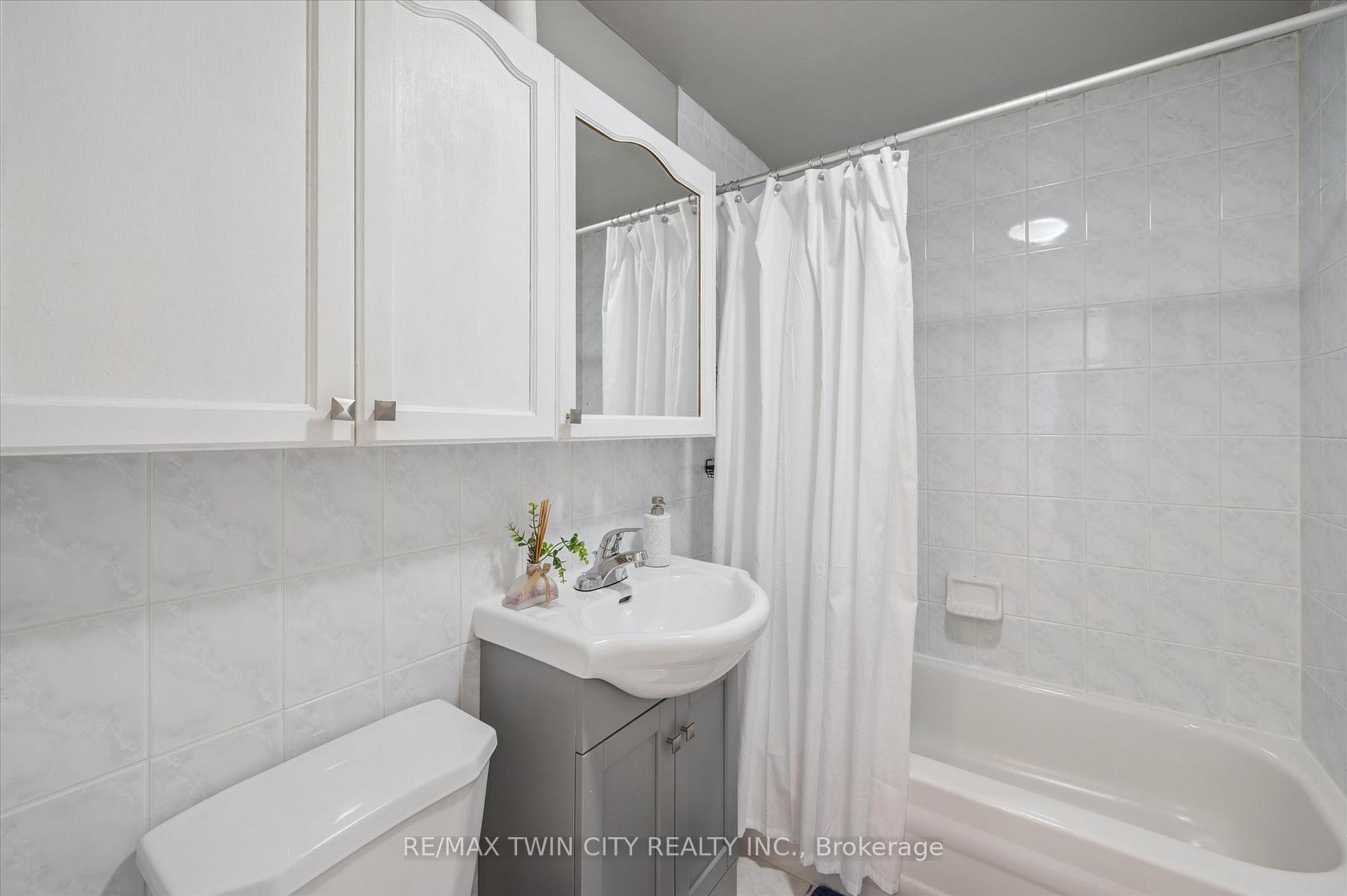 Photo 14 of Unit 302, 293 Mohawk Road E, Hamilton, Hill Park — HOMEH